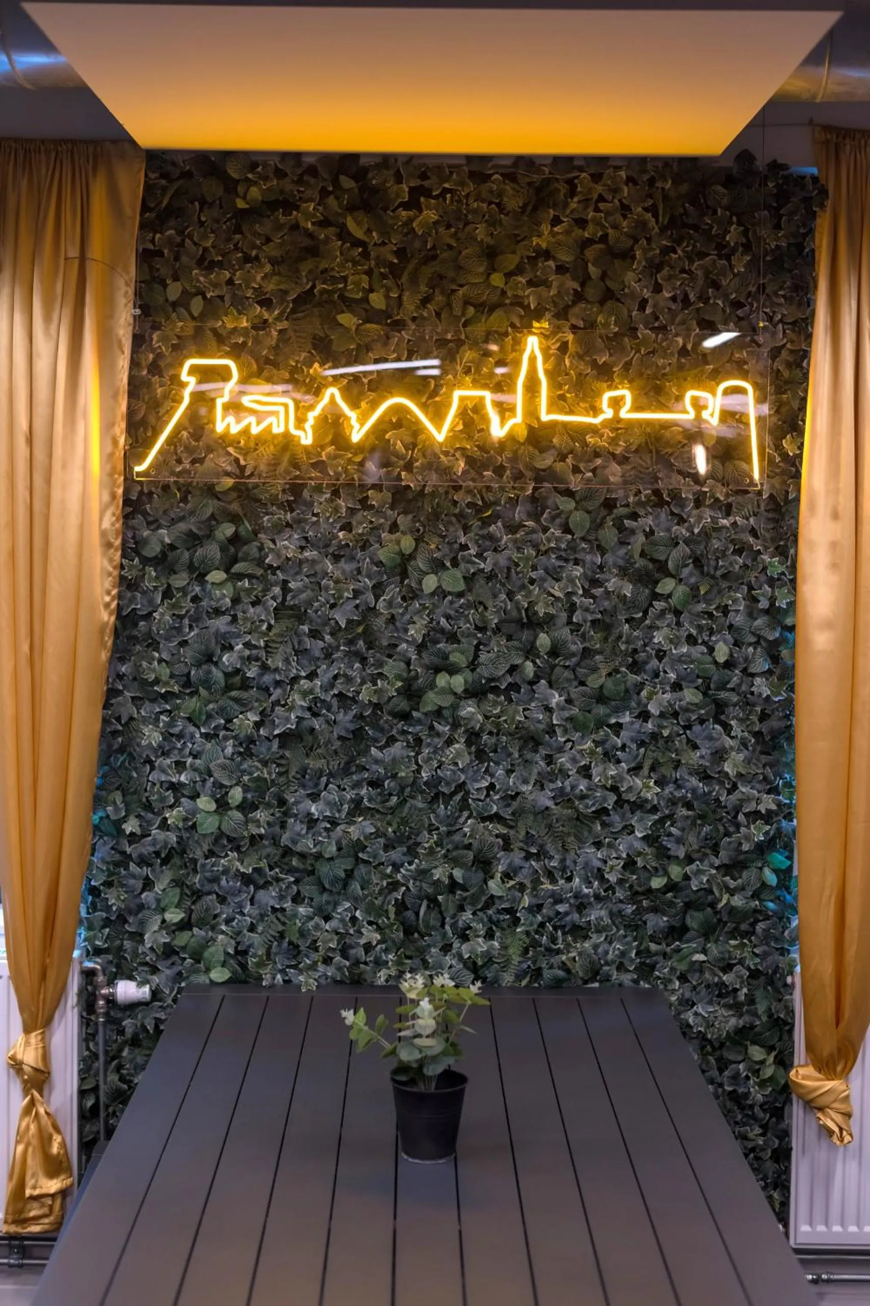 Decorative detail in Auberge Jeunesse Charleroi Youth Hostel