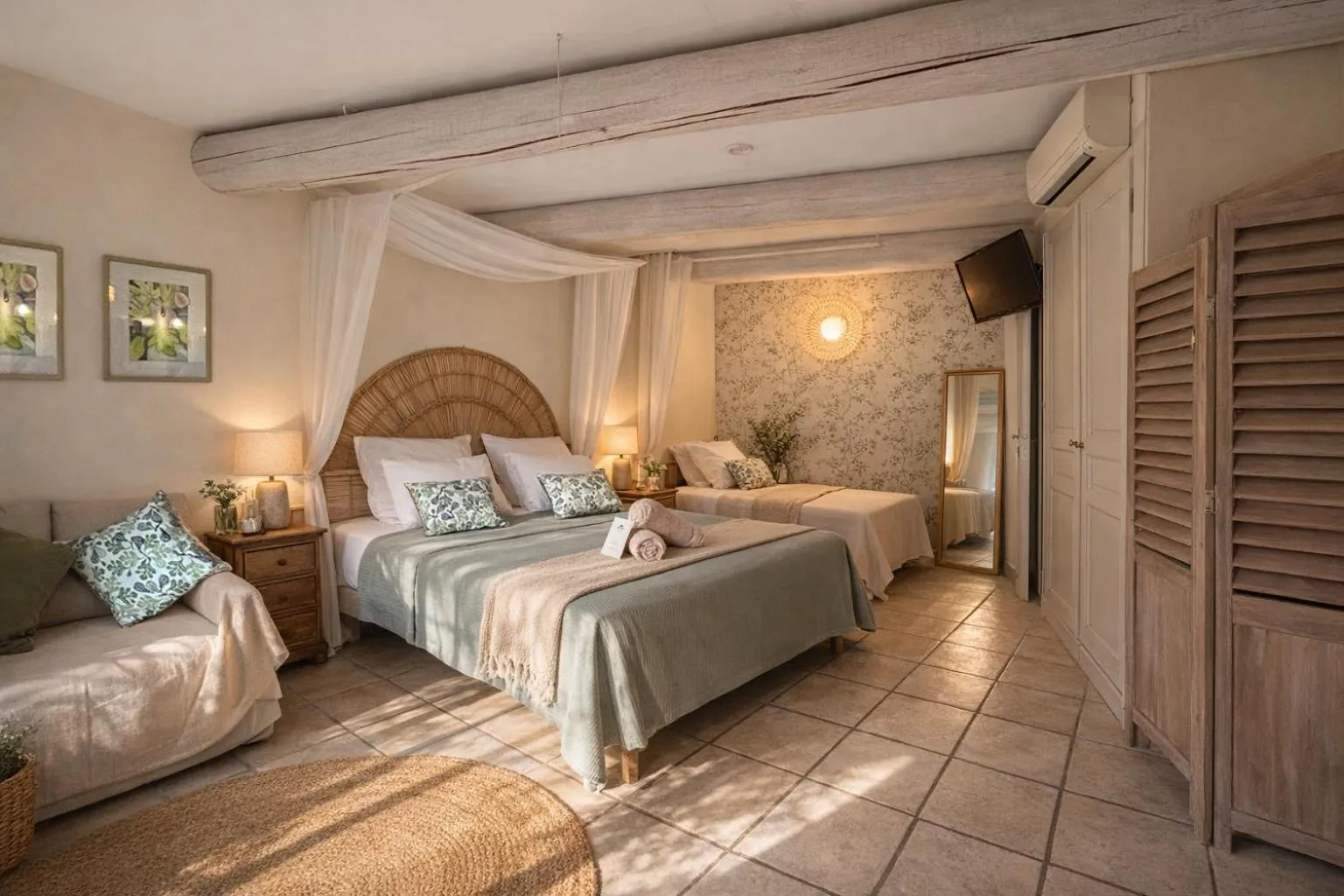 Triple Room with Garden View in La Bastide des Pins