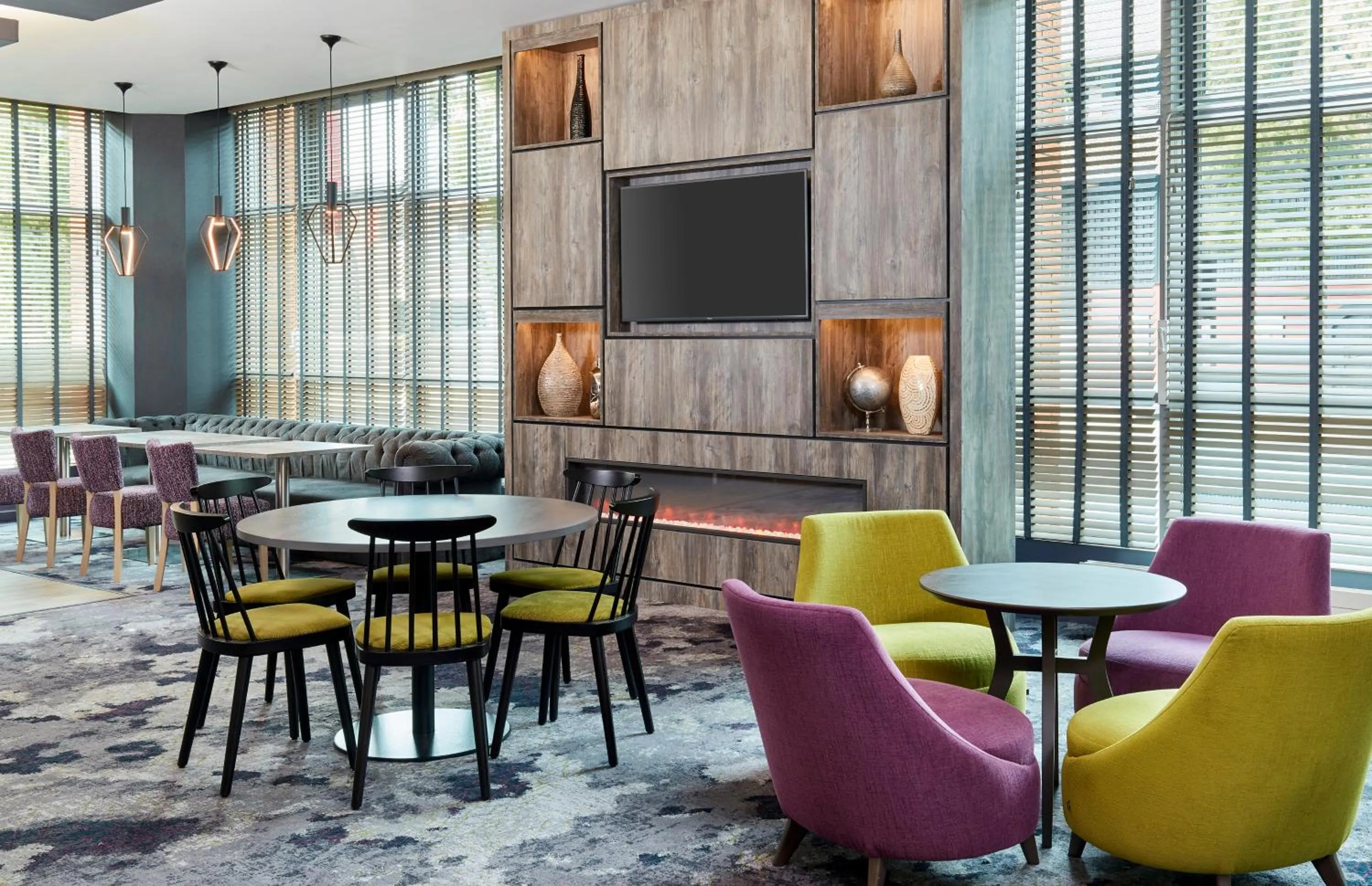 Lounge or bar in Leonardo Hotel Sheffield