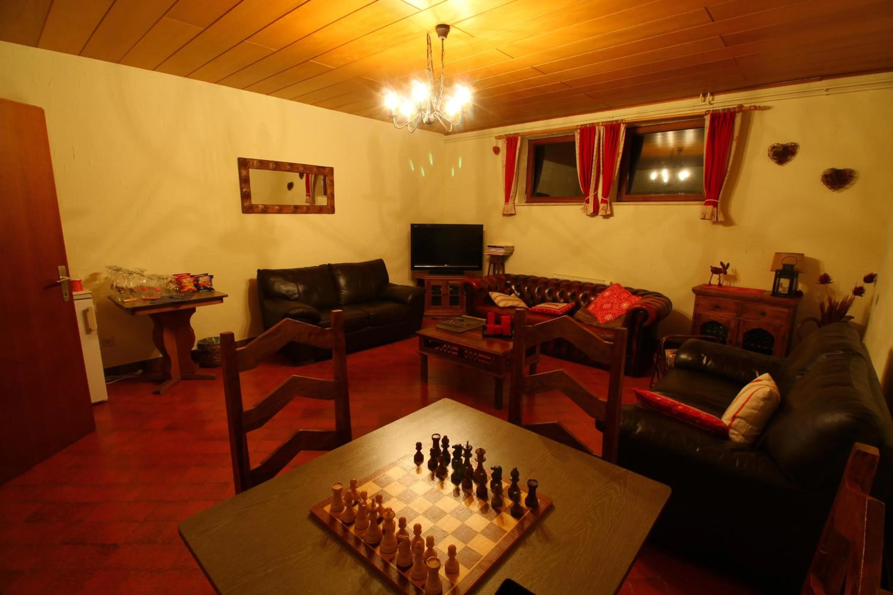 Communal lounge/ TV room in Hotel Sonnleitn