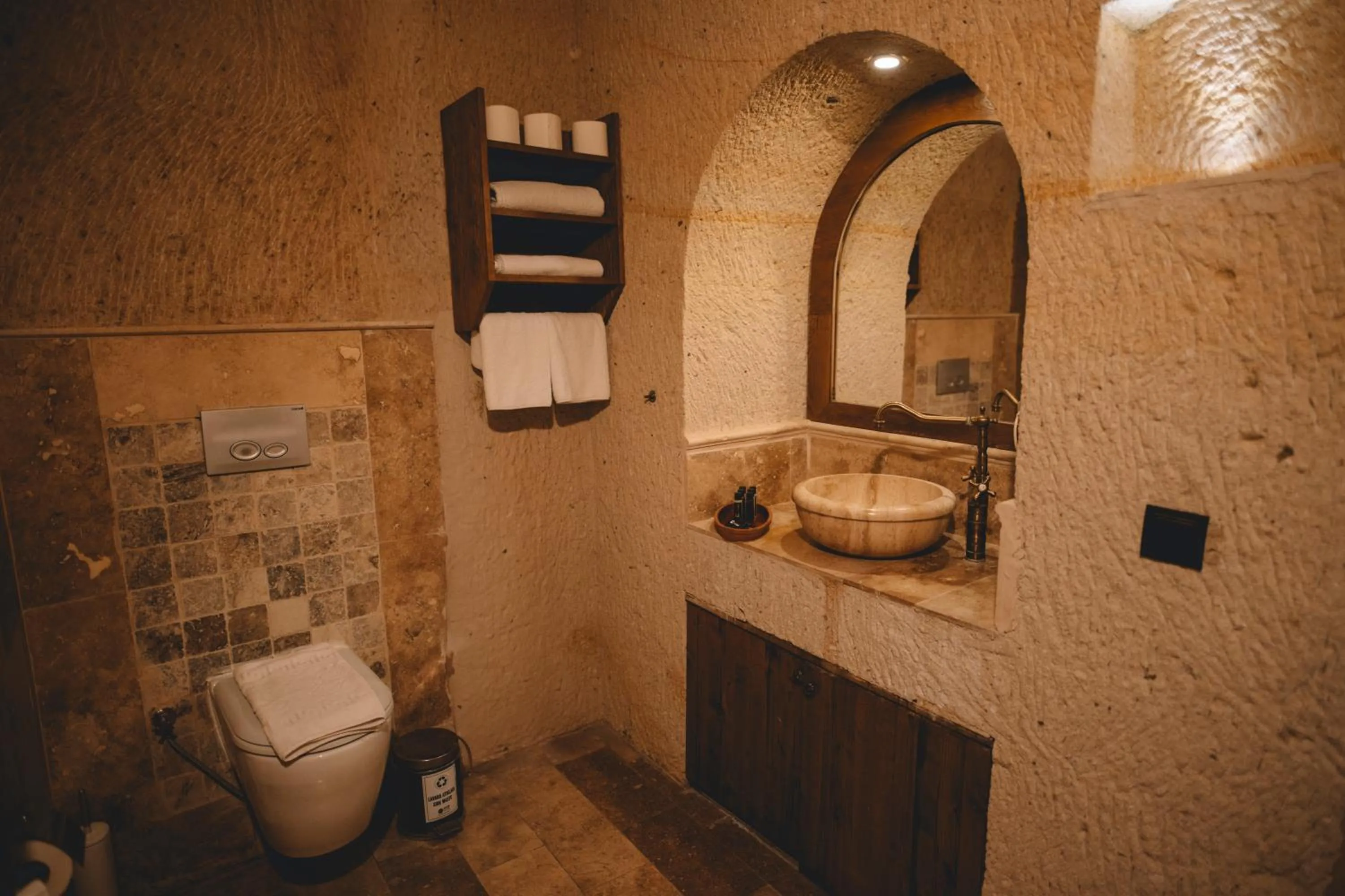 Bathroom in Çavuşin Cave House-Cappadocia