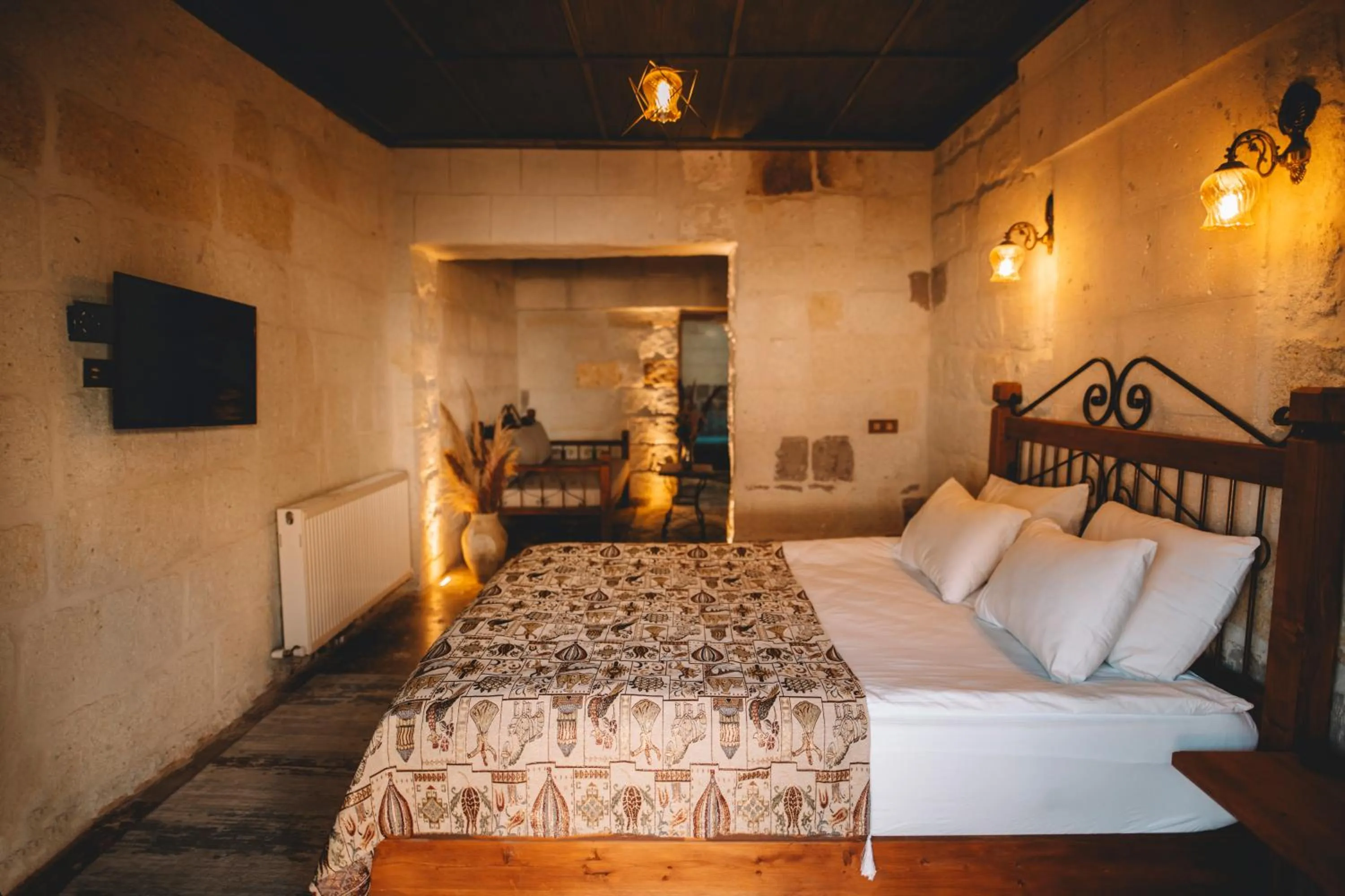 Bed in Çavuşin Cave House-Cappadocia