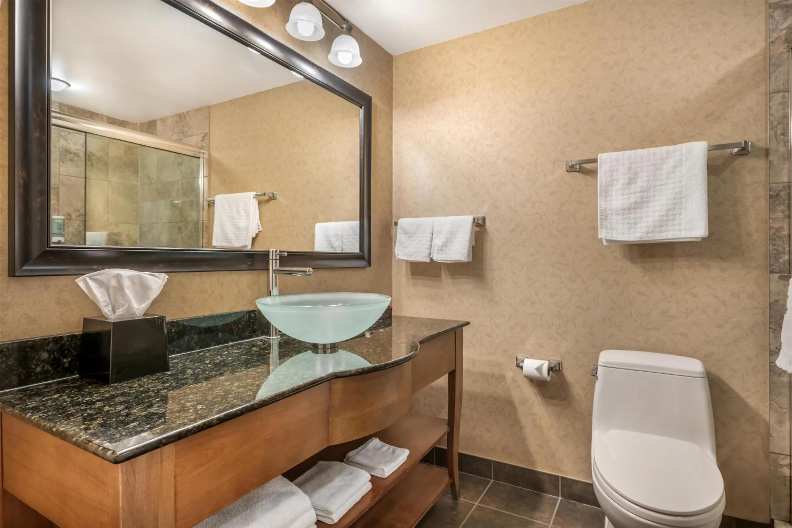 Bathroom in Best Western Sicamous Inn