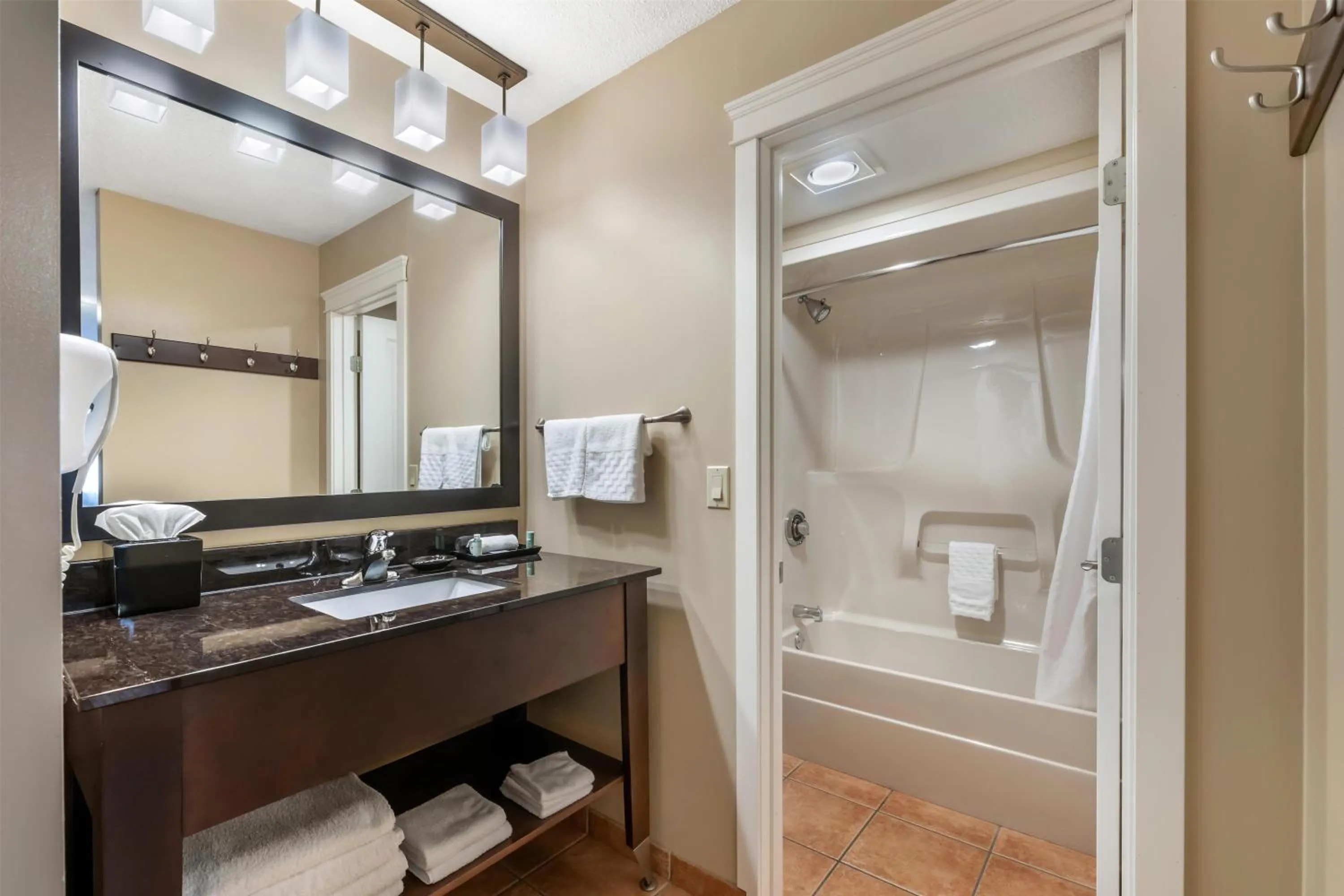 Bathroom in Best Western Sicamous Inn