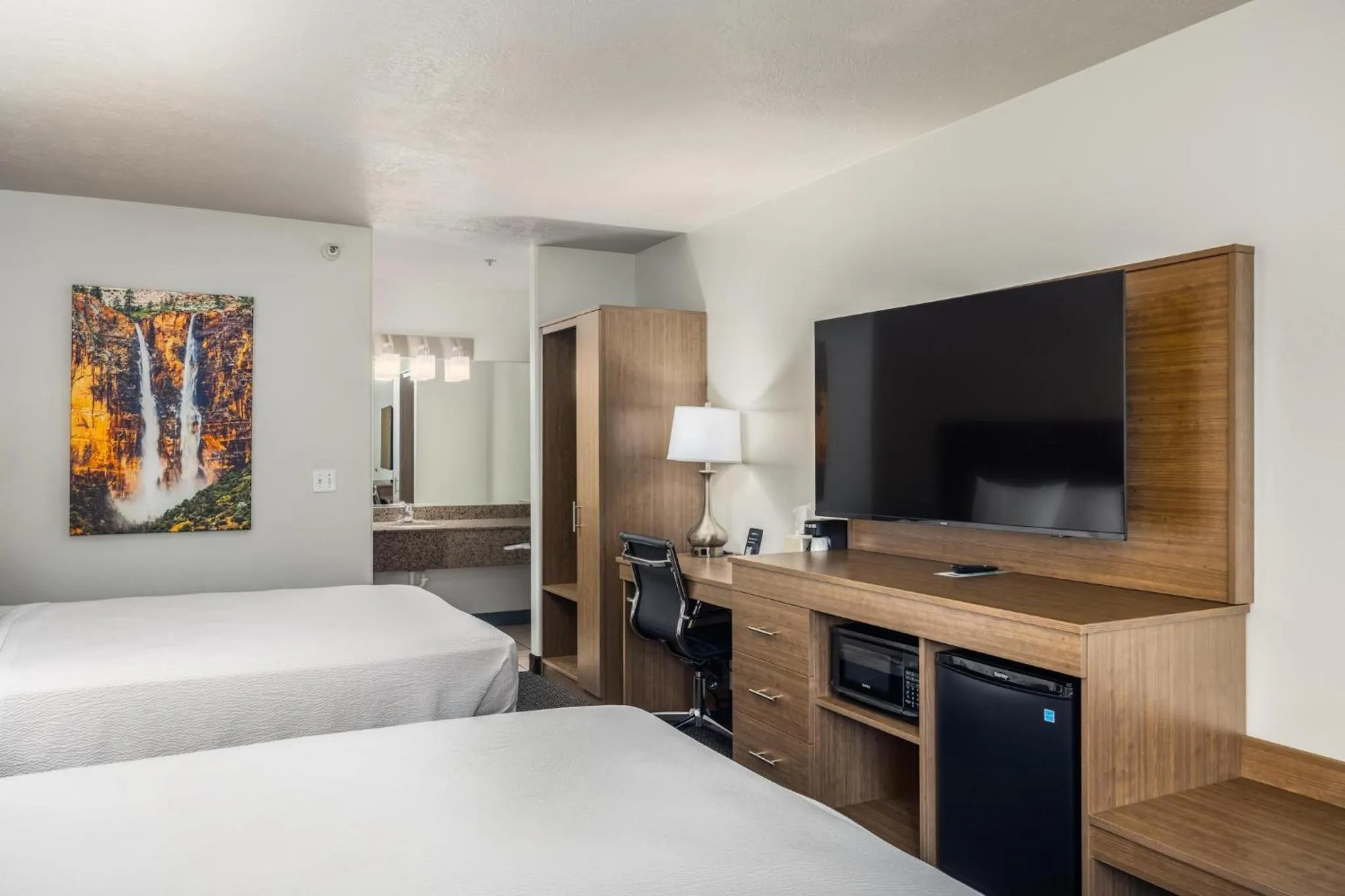 Bedroom, Bed in St. George Inn and Suites