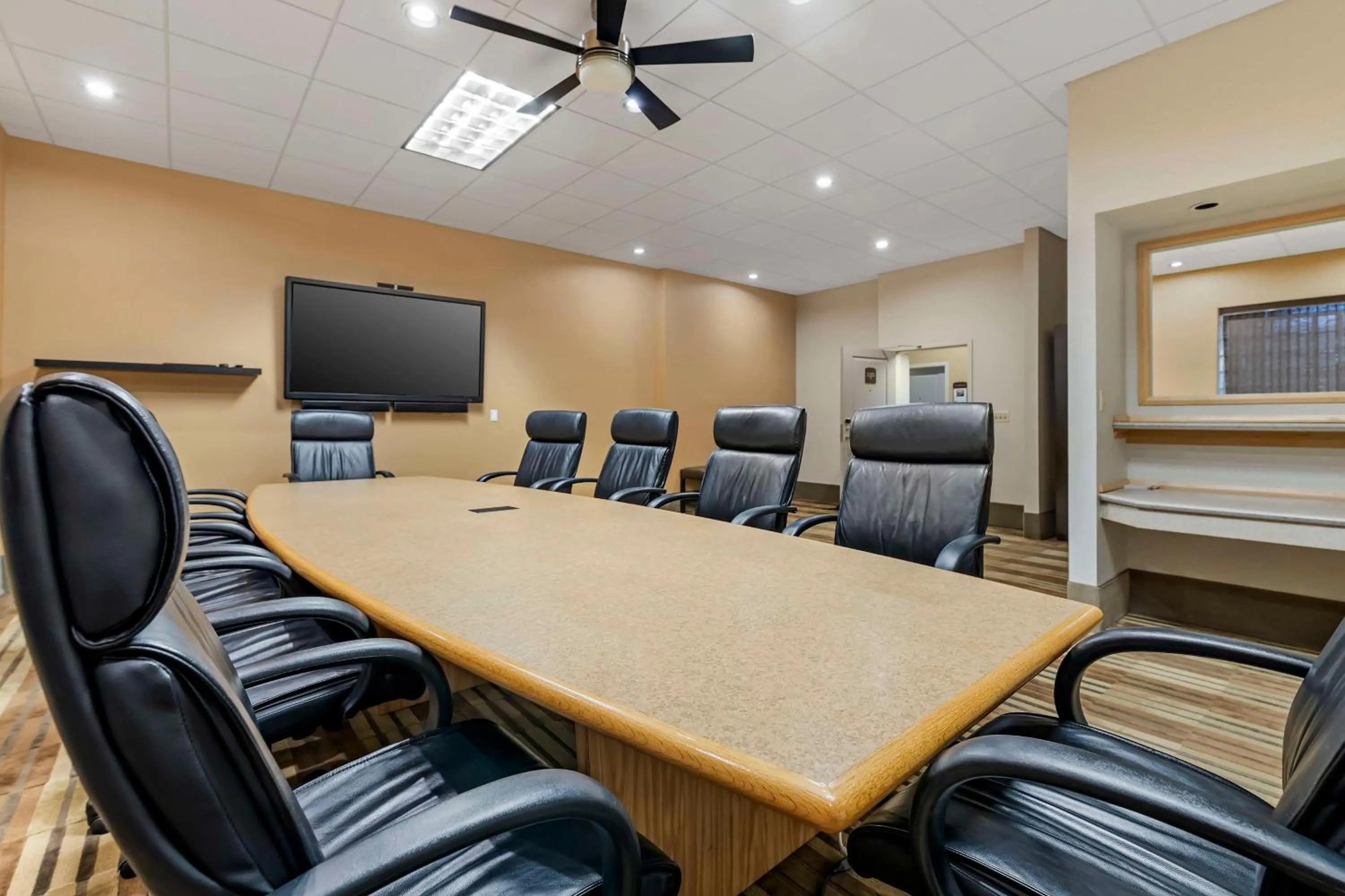 Meeting/conference room in Best Western Plus InnTowner Madison