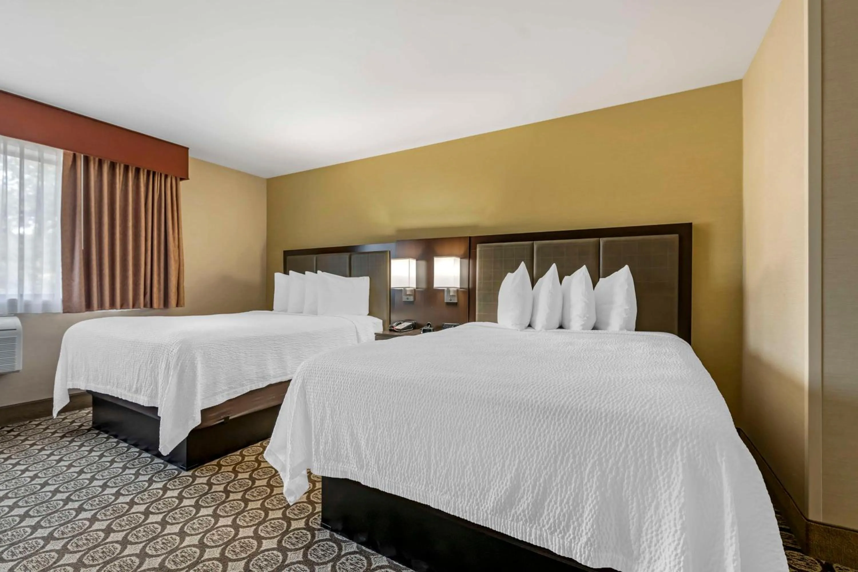 Bedroom, Bed in Best Western Plus InnTowner Madison