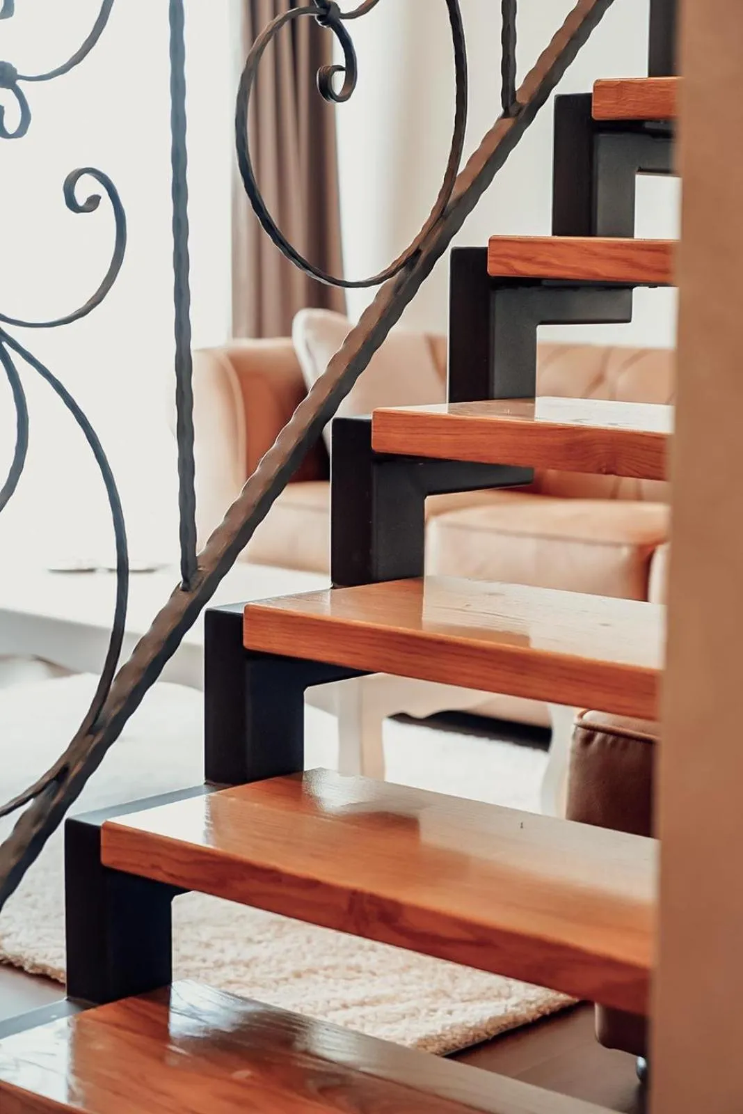 Decorative detail in Wine Residence Cattunar