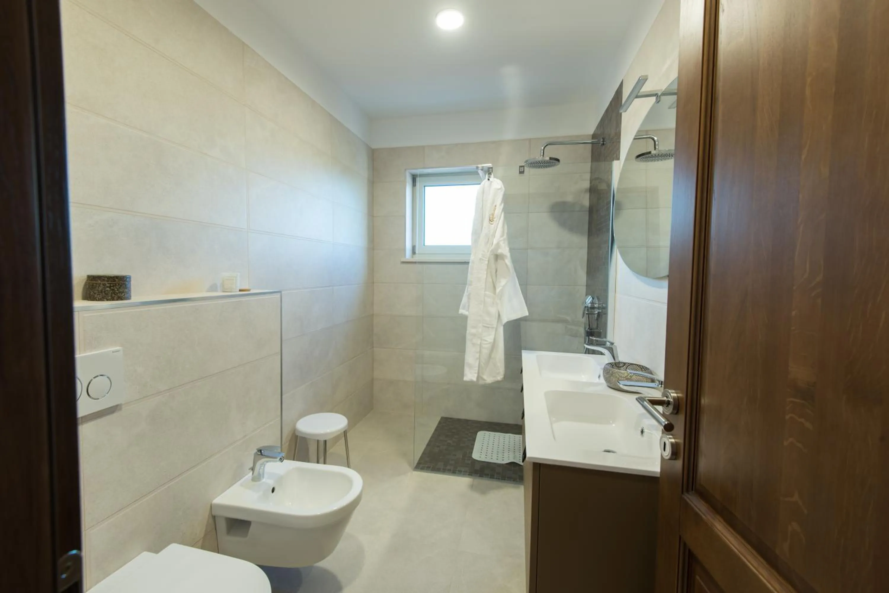 Shower in Wine Residence Cattunar