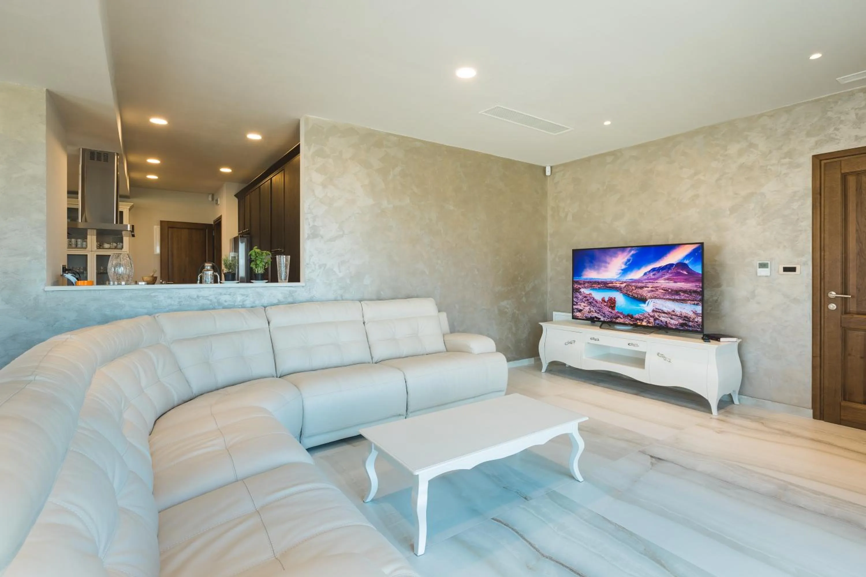 Communal lounge/ TV room in Wine Residence Cattunar