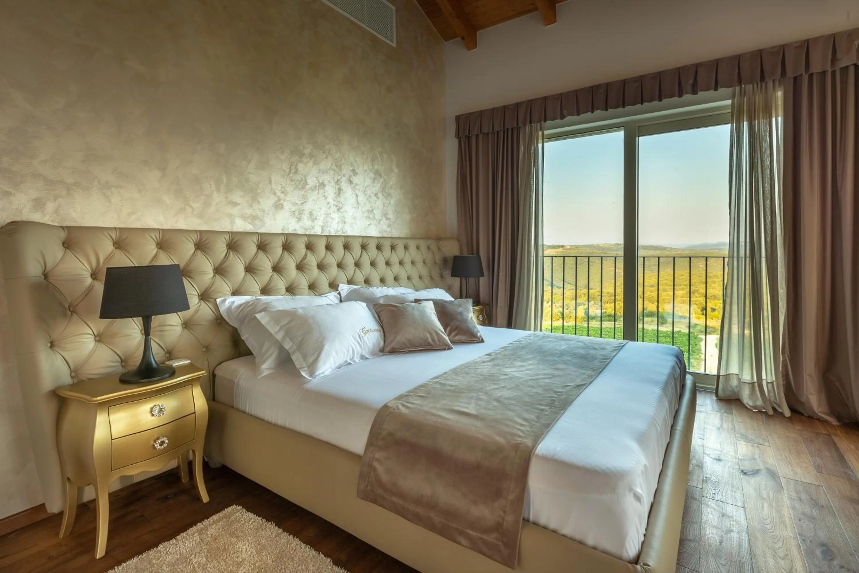 Bed in Wine Residence Cattunar