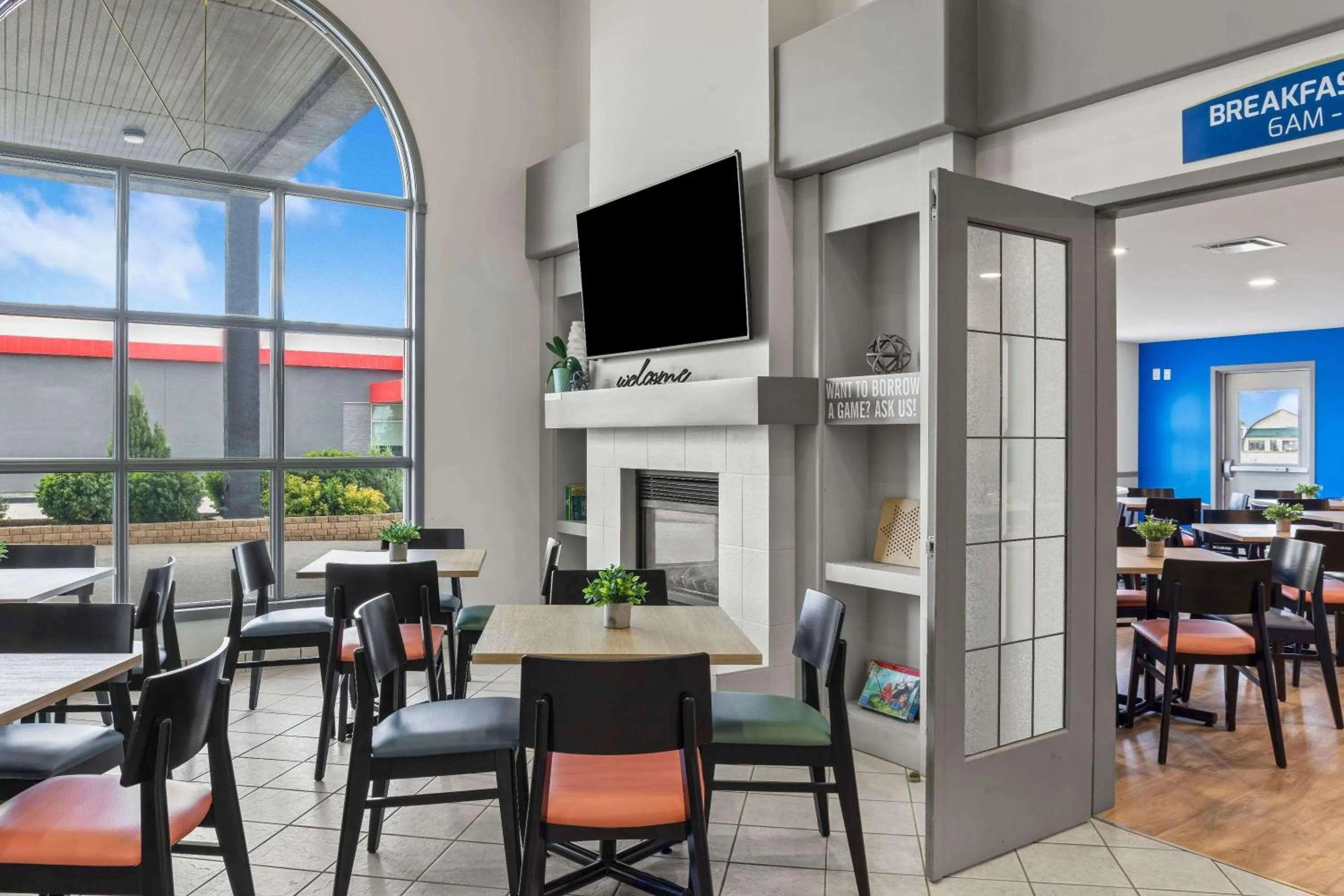 Restaurant/places to eat in Days Inn by Wyndham Steinbach