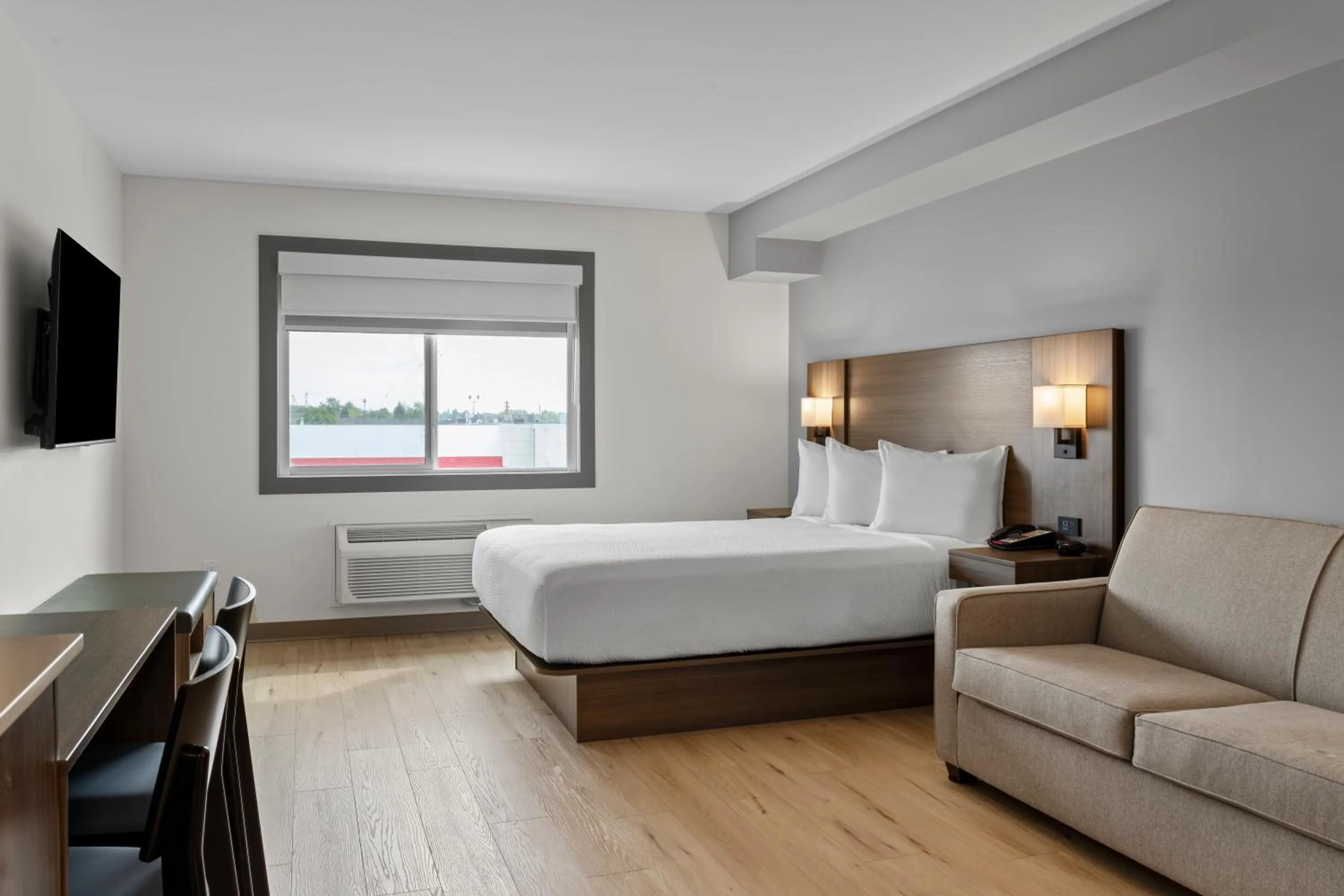 Bed in Days Inn by Wyndham Steinbach