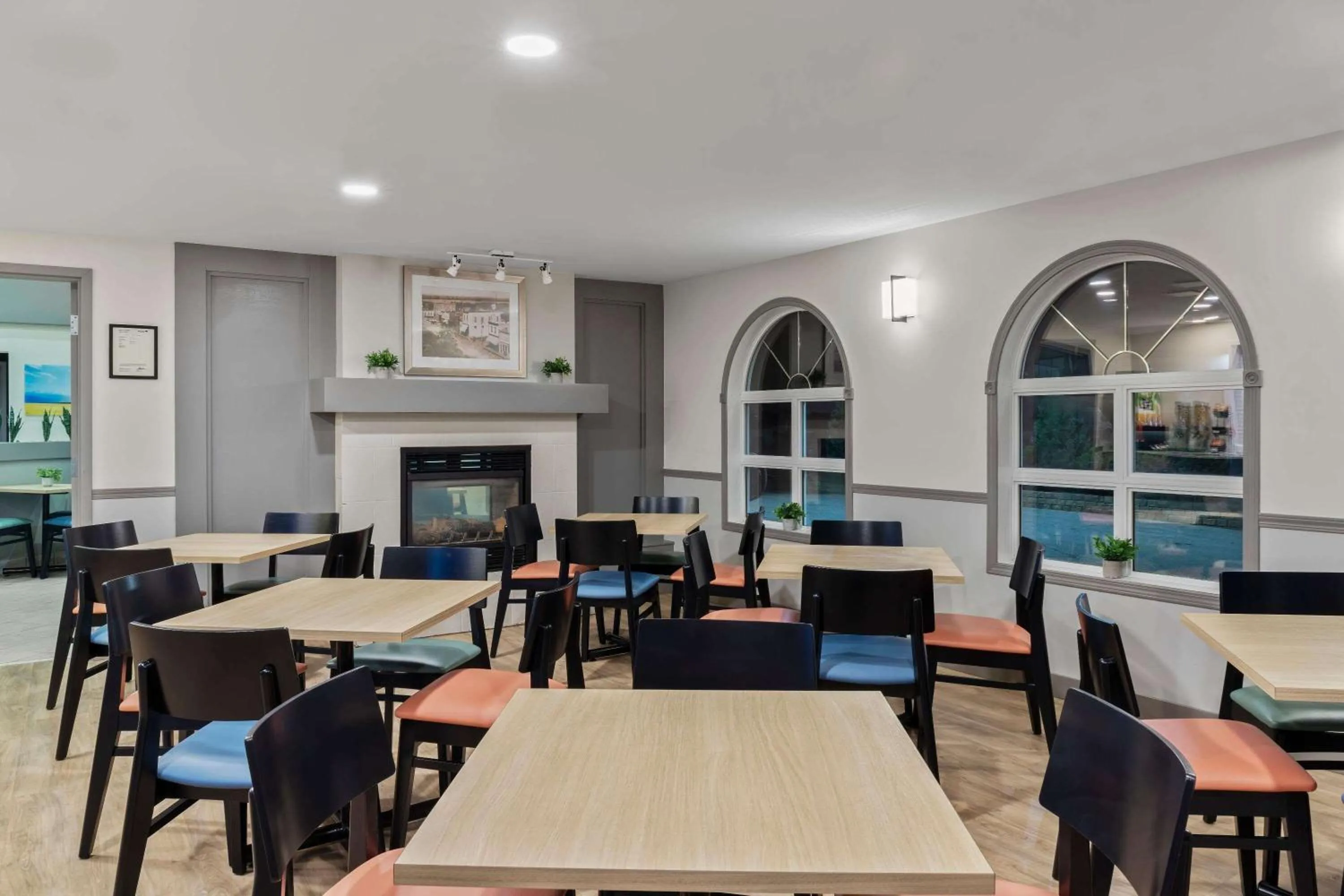 Restaurant/places to eat in Days Inn by Wyndham Steinbach