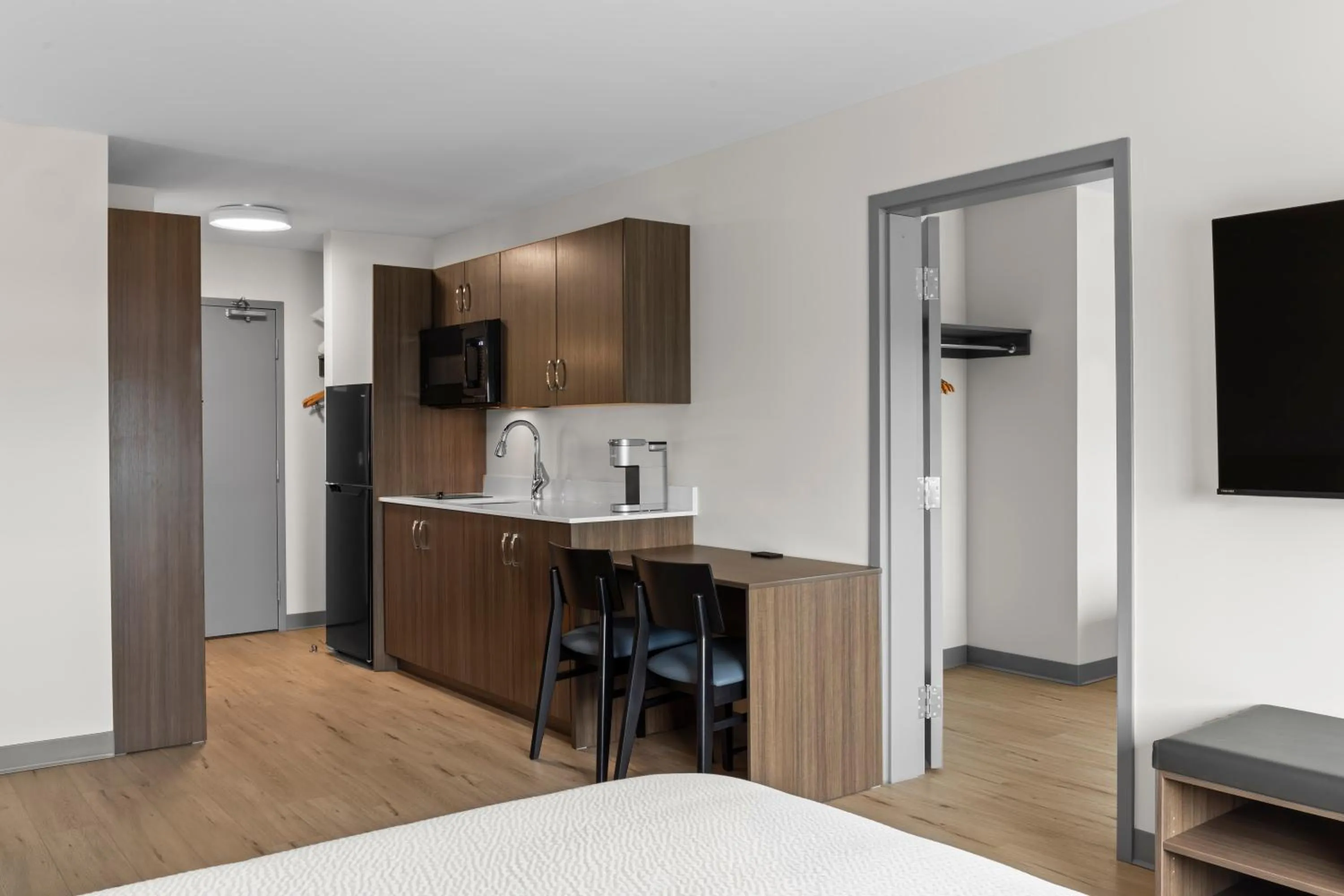 Kitchen or kitchenette in Days Inn by Wyndham Steinbach