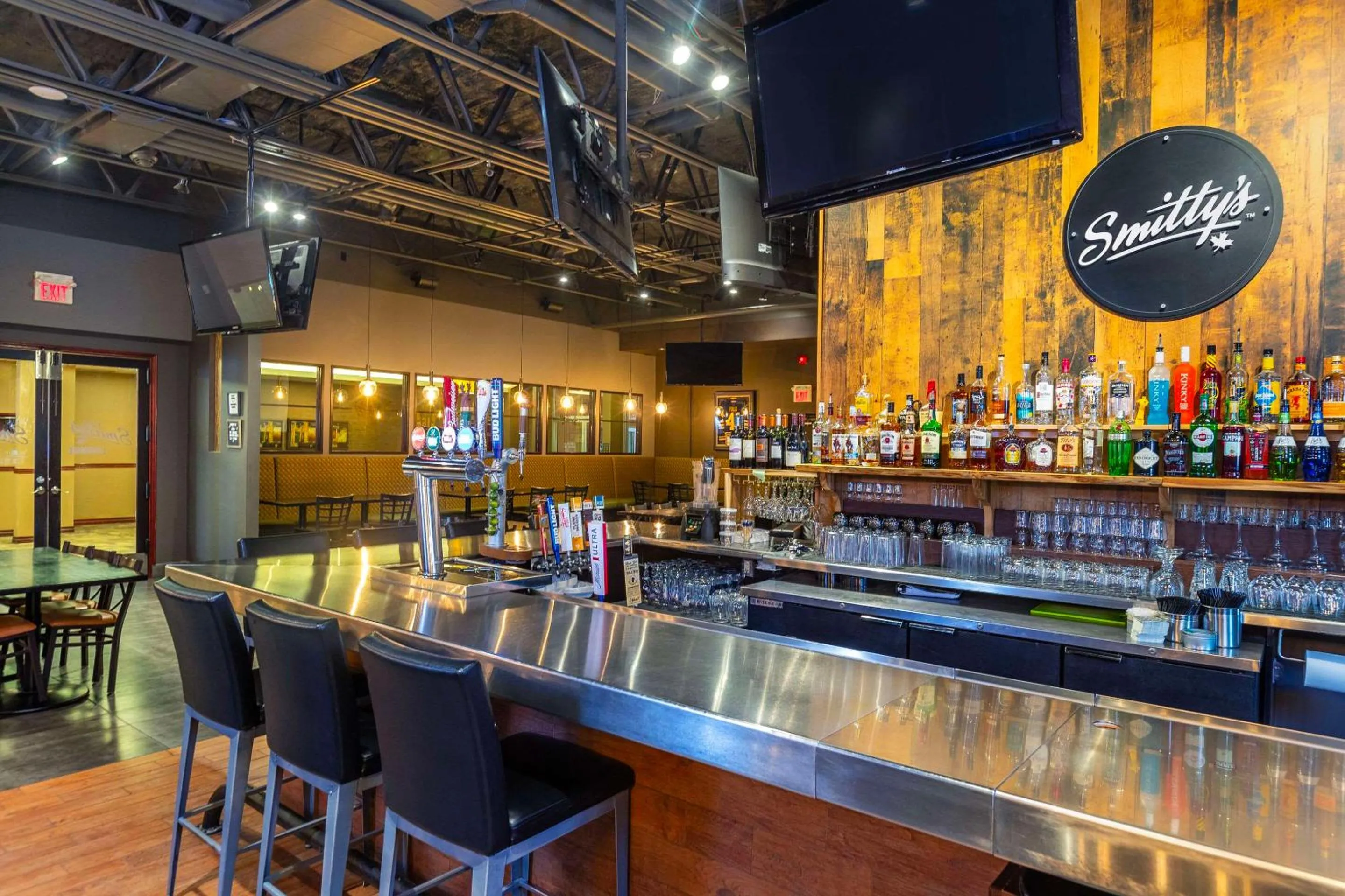 Restaurant/places to eat in Quality Inn & Suites