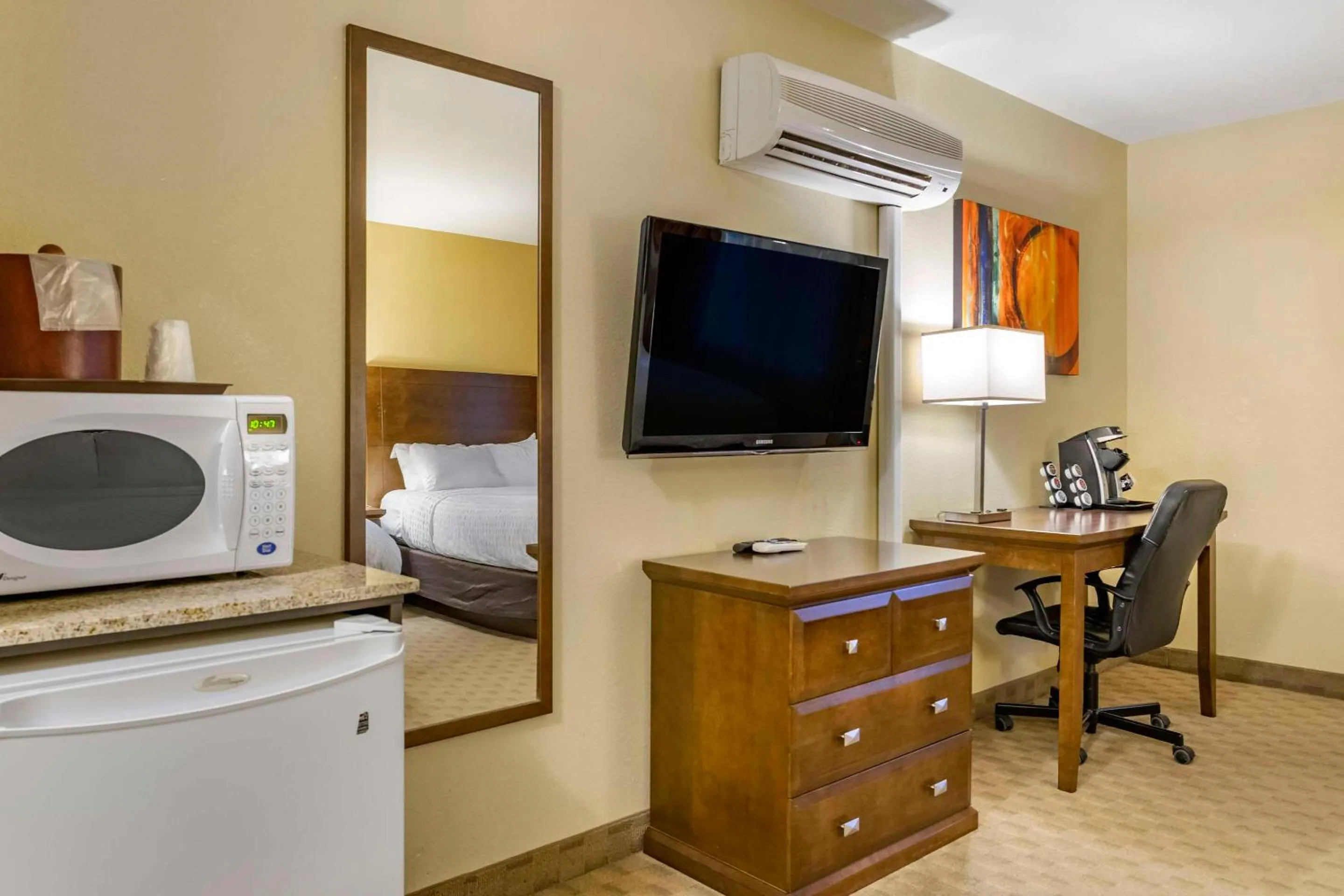 Bedroom in Quality Inn & Suites