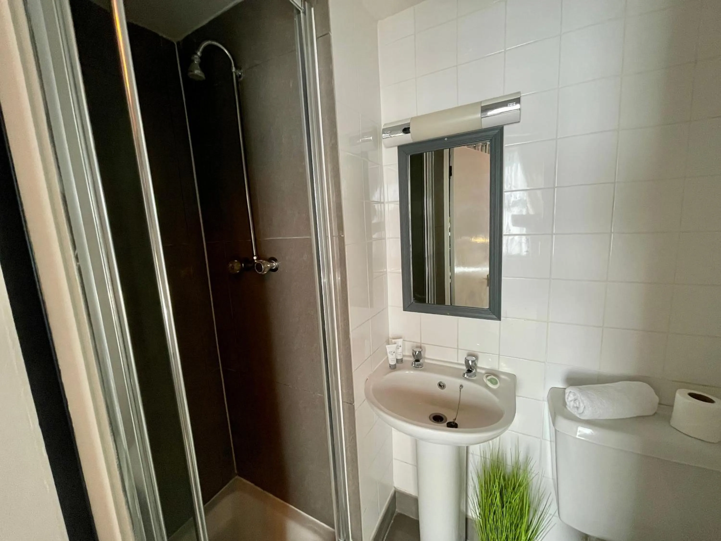 Bathroom in Brighton Black Hotel Kemptown