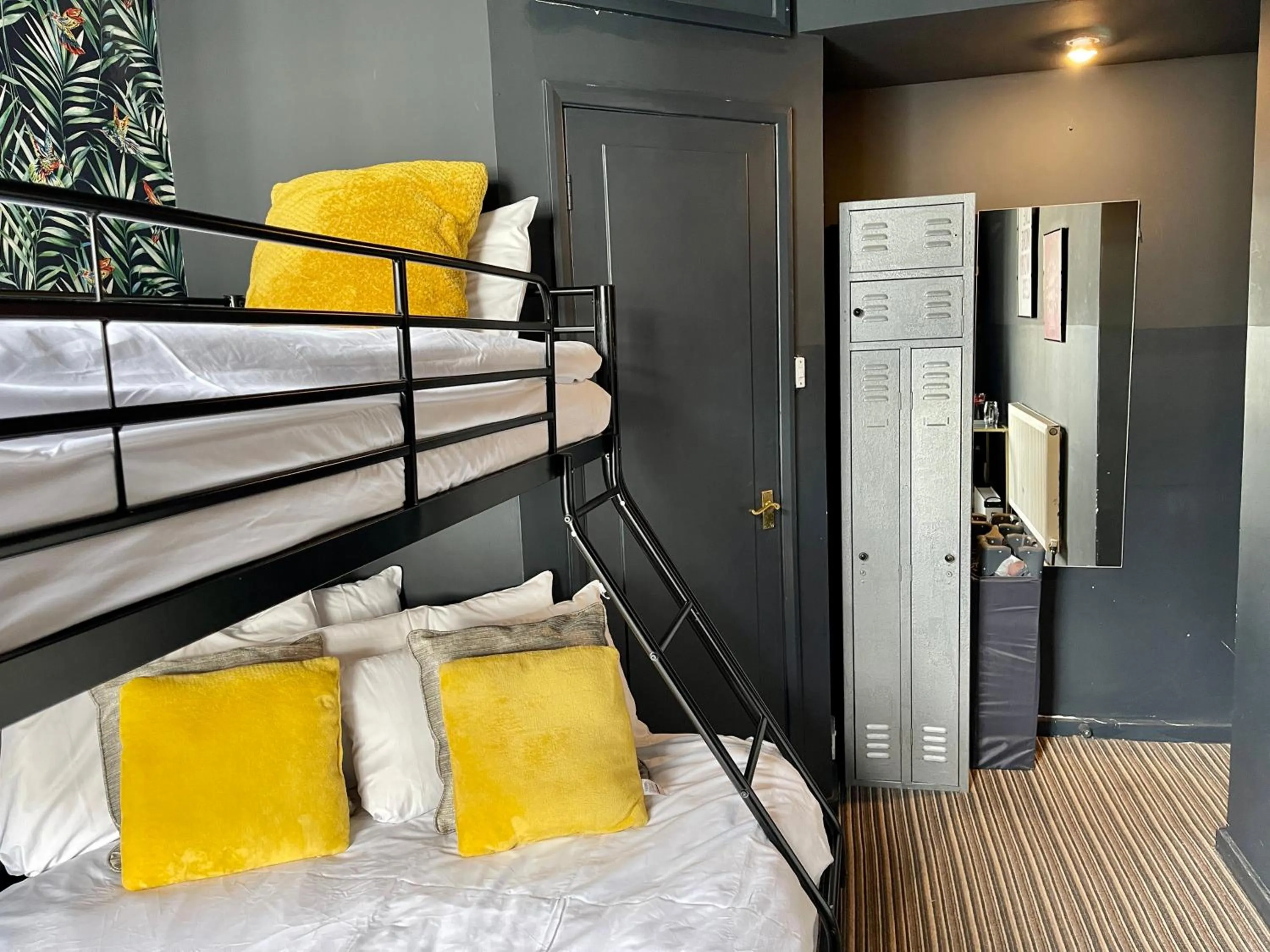 Beach, Bed in Brighton Black Hotel Kemptown