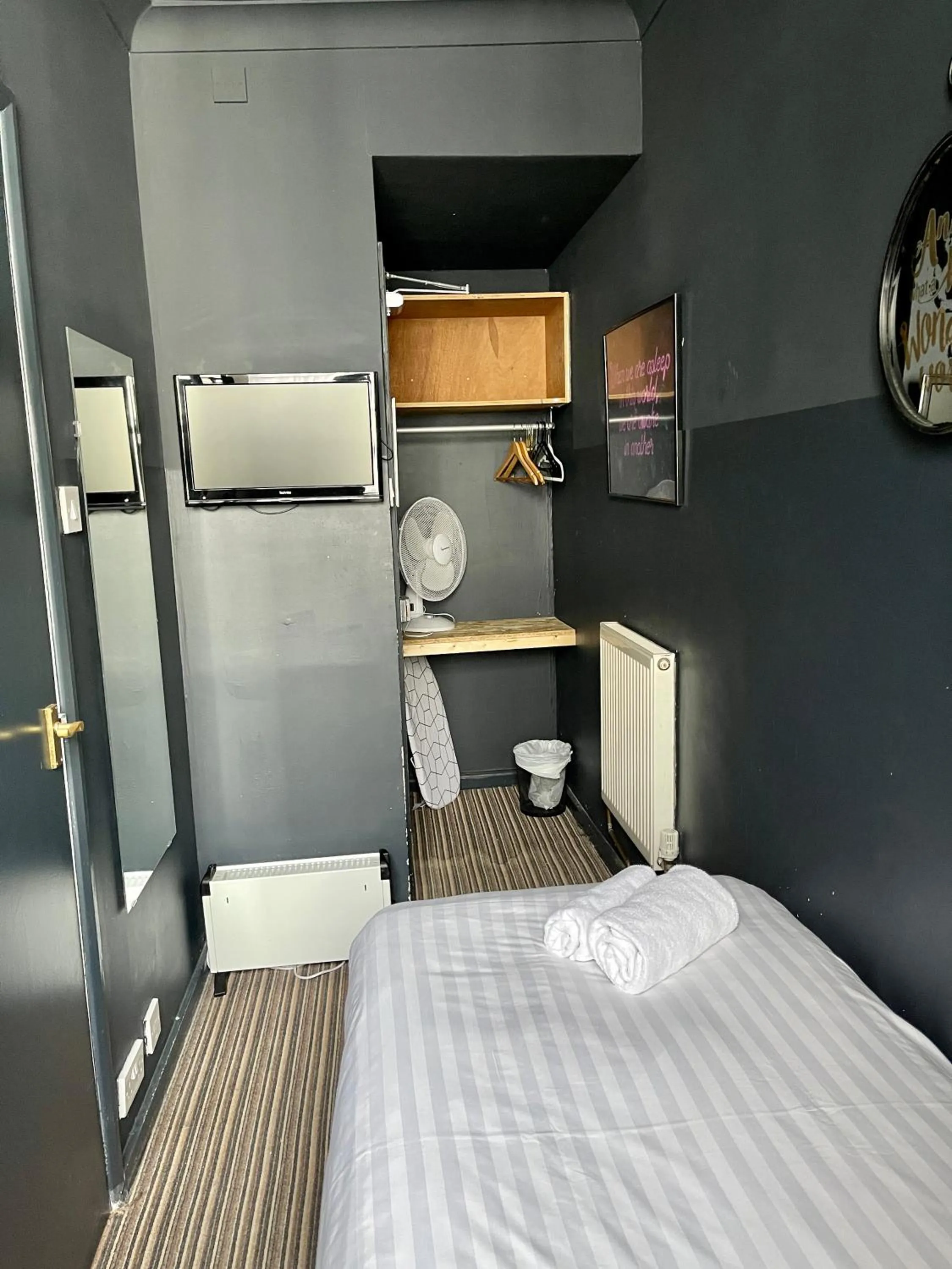 Bed in Brighton Black Hotel Kemptown