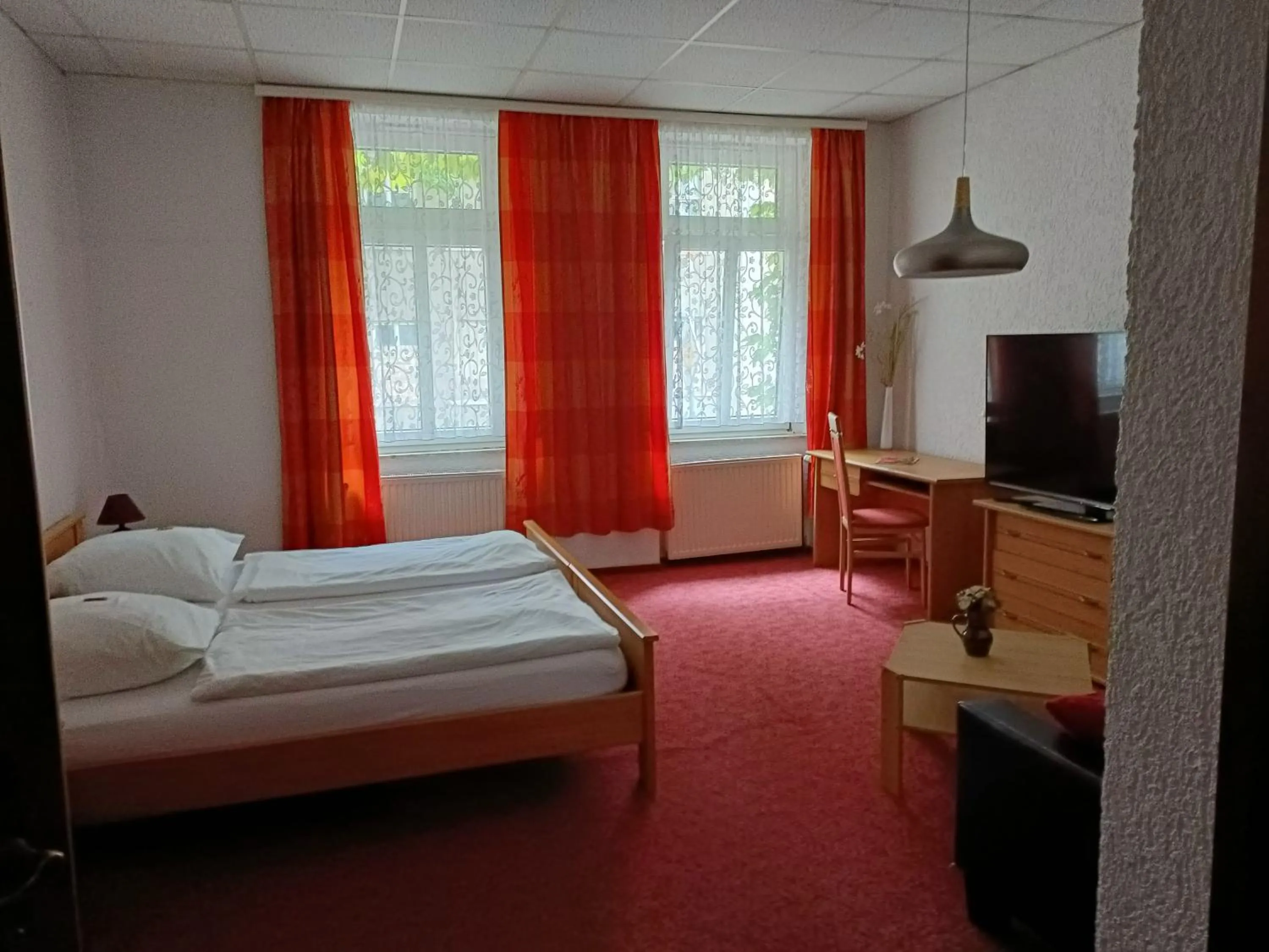 Bed in Hotel Zum Goldenen Löwen