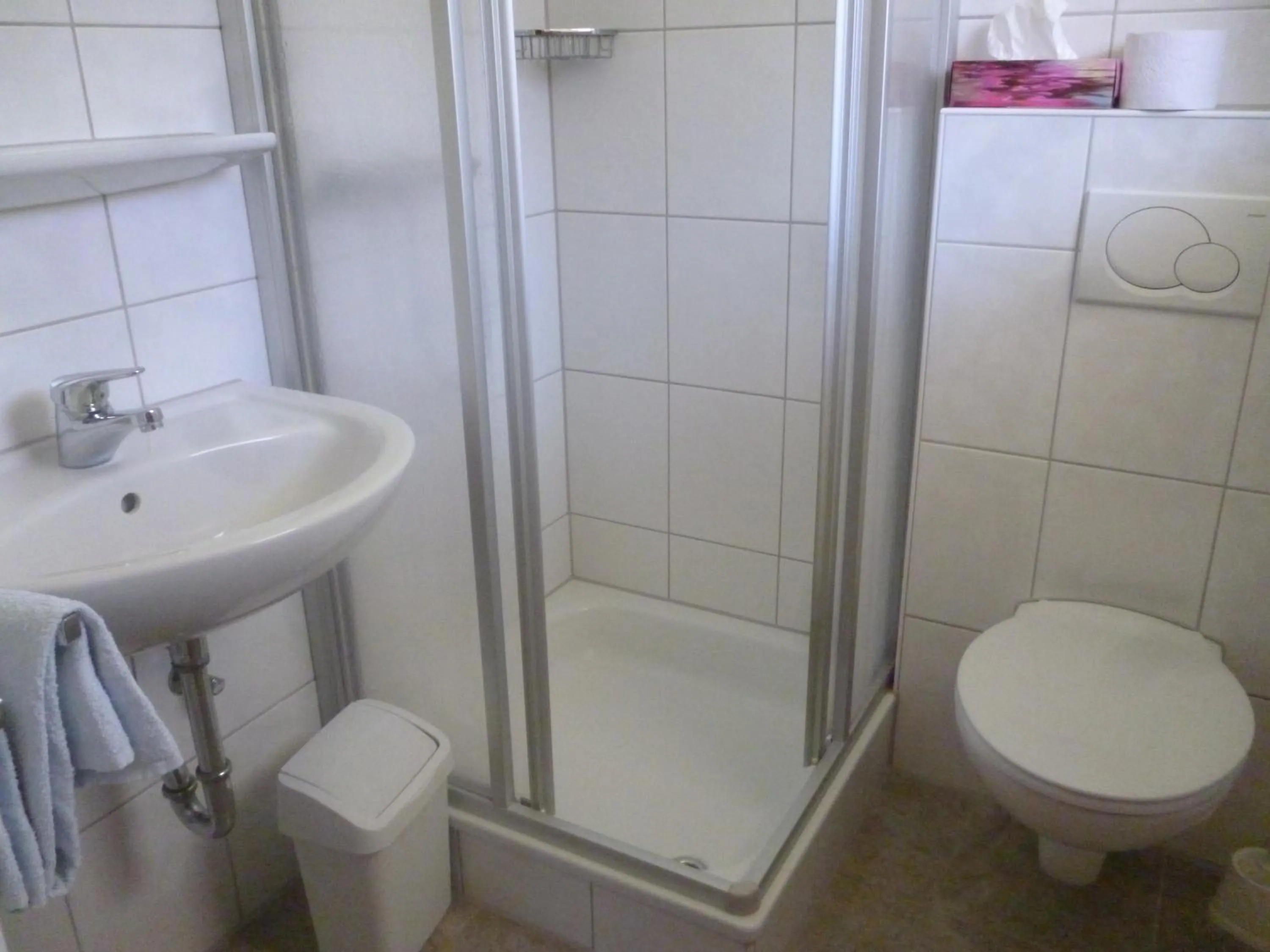 Bathroom in Hotel Land-gut-Hotel Wahlde