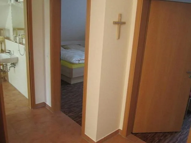 Bedroom, Bed in Hotel Café Wahlde Restaurant