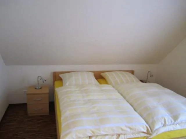 Bedroom, Bed in Hotel Café Wahlde Restaurant