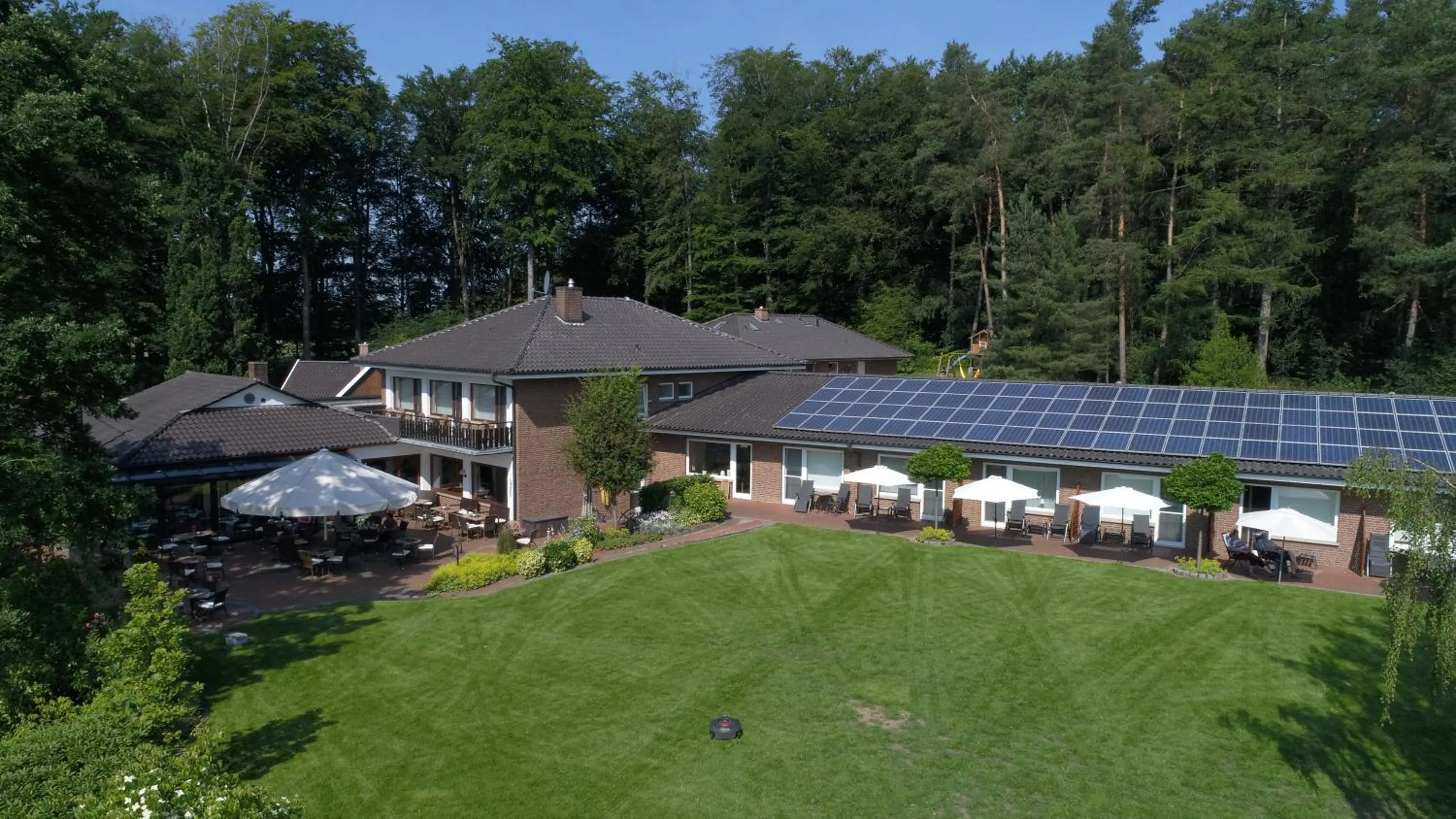 Property building in Hotel Land-gut-Hotel Wahlde