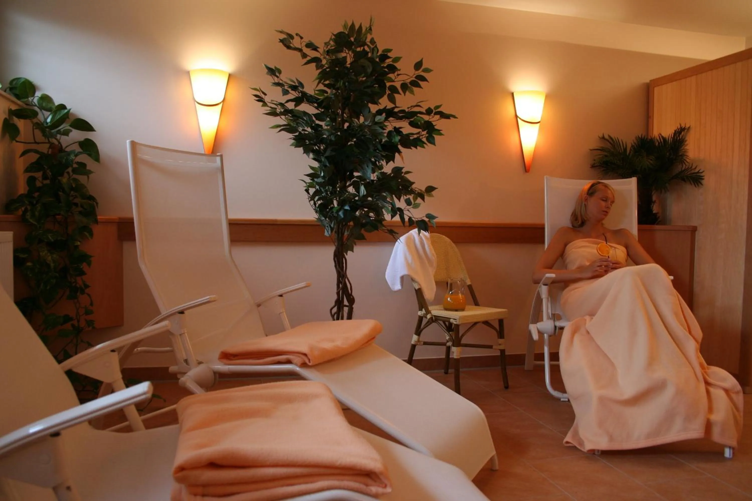 Spa and wellness centre/facilities in Hotel Land-gut-Hotel Wahlde