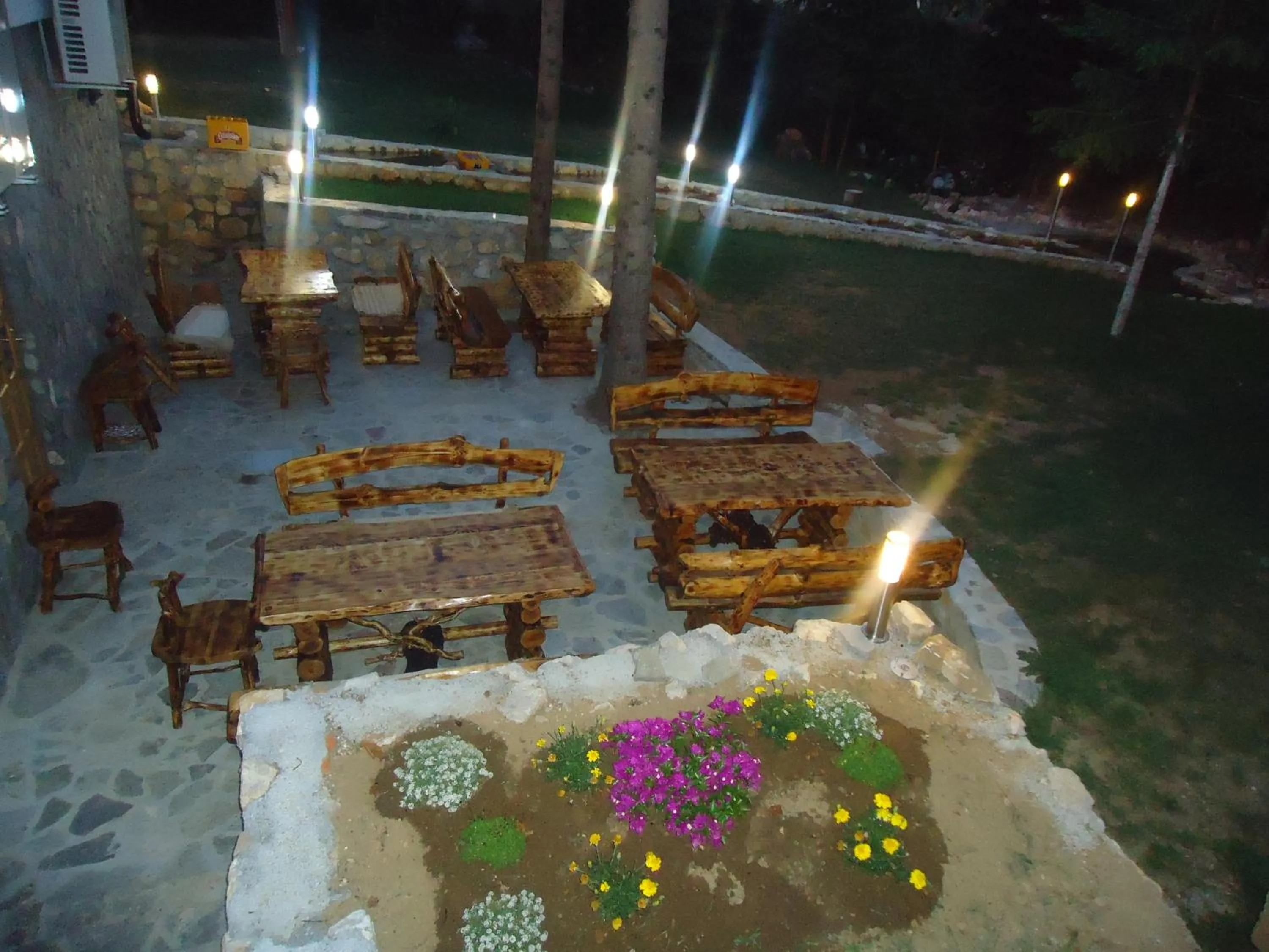 Area and facilities in Rustic Inn River 2