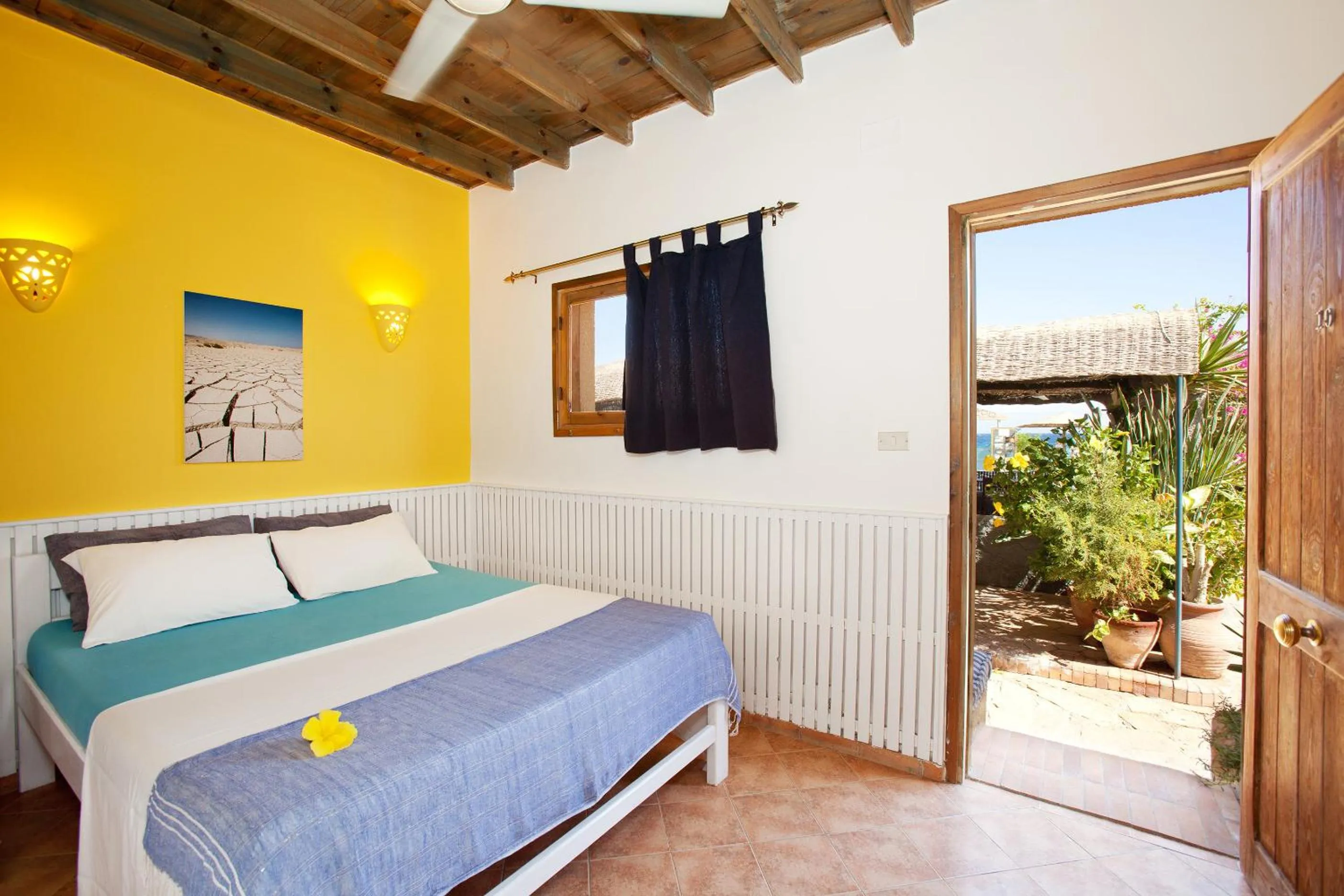 Bedroom, Bed in Eldorado Lodge and Restaurant