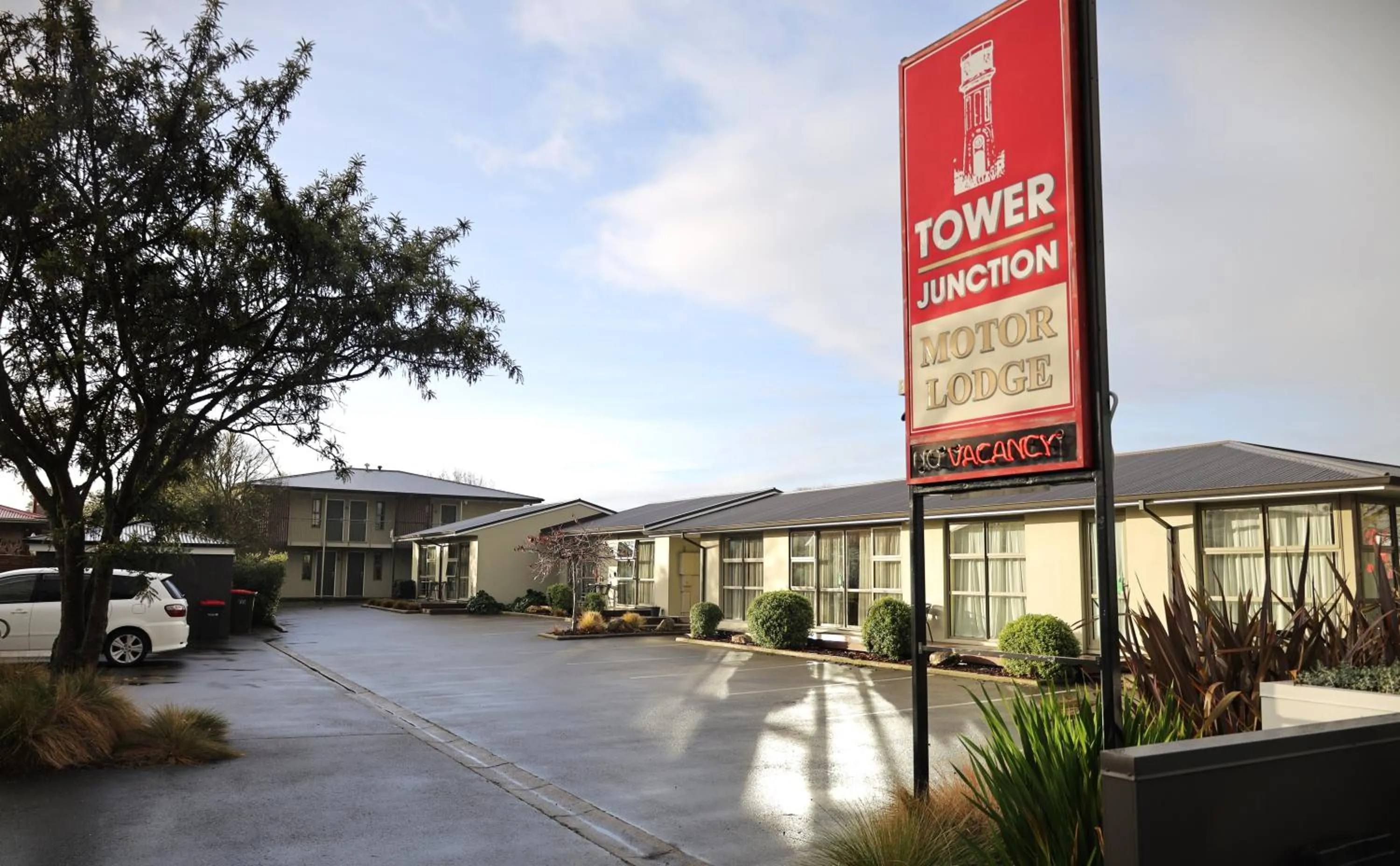 Property building in TOWER JUNCTION MOTOR LODGE - Airport and Christchurch railway station Shuttle Service