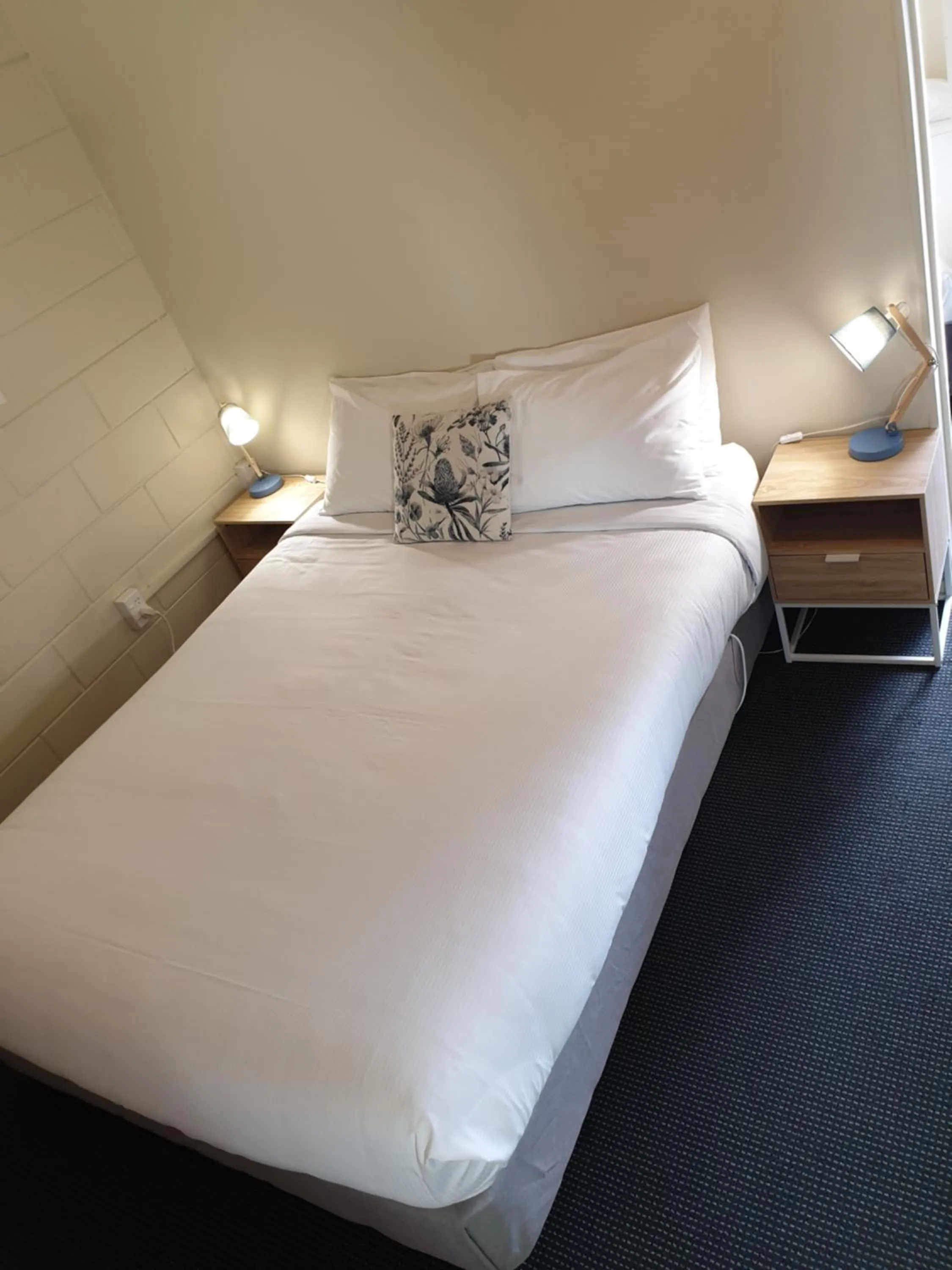 Bed in Northcote Motor Lodge