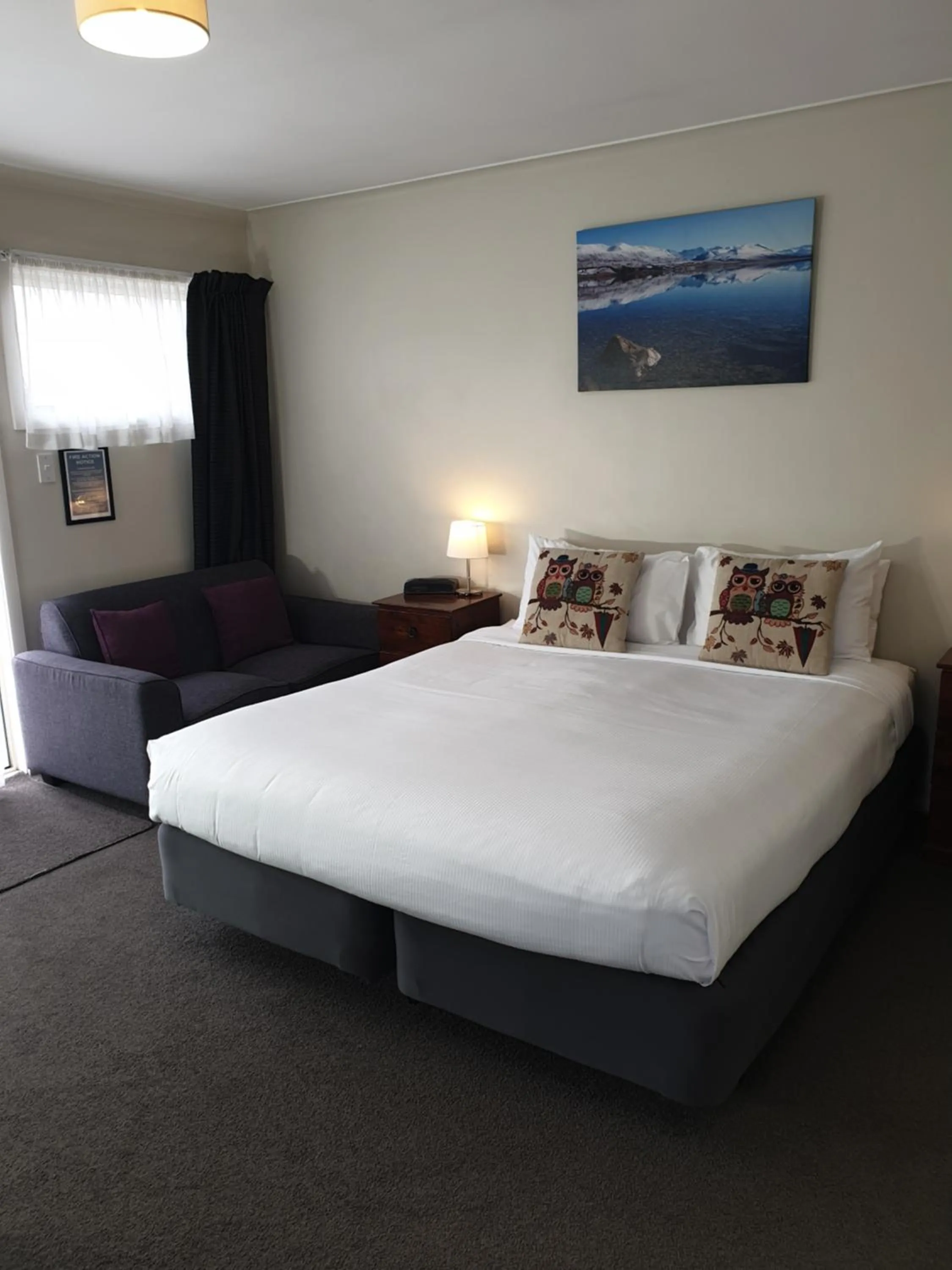 Property building, Bed in Northcote Motor Lodge