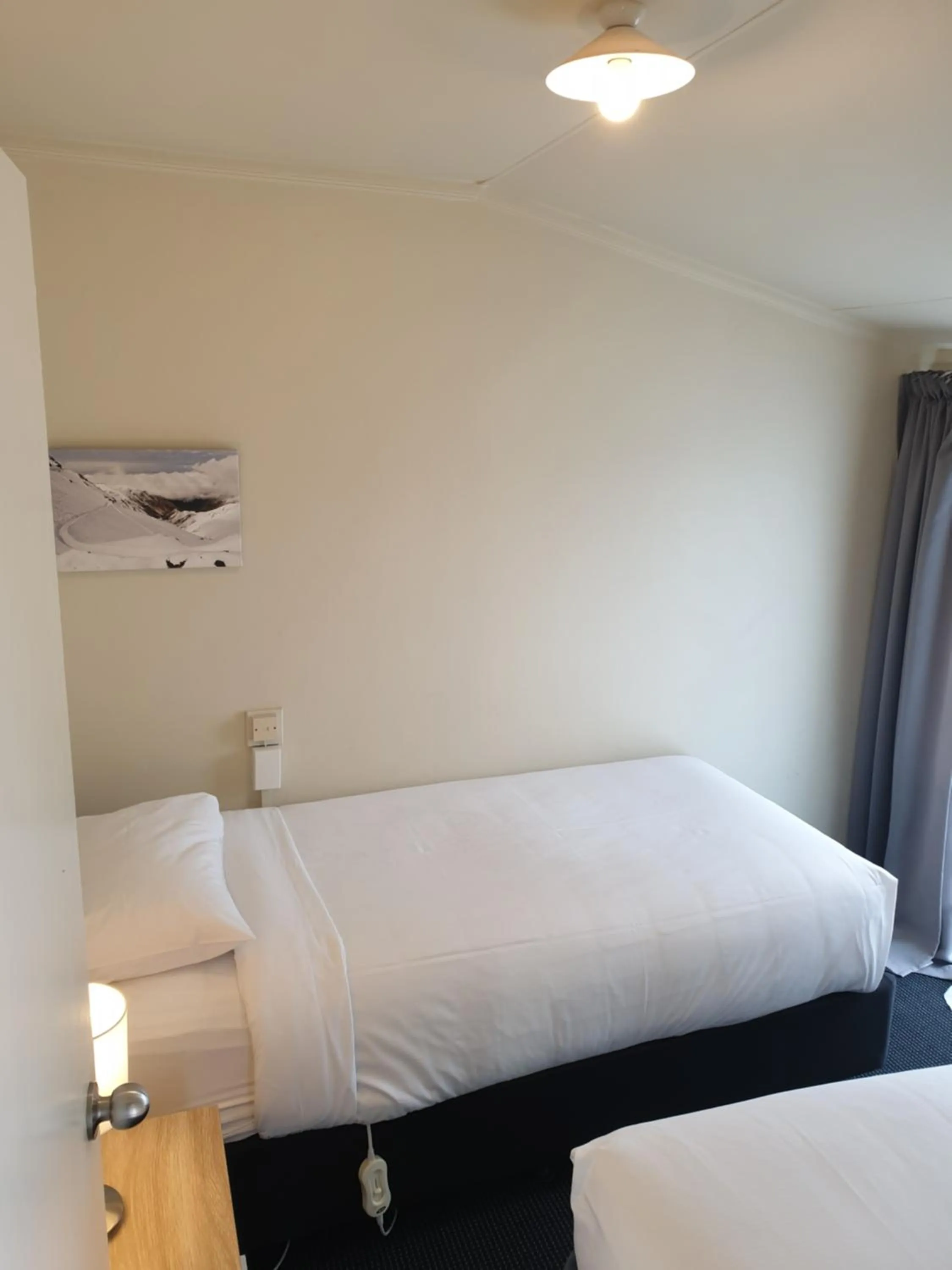 Bedroom, Bed in Northcote Motor Lodge