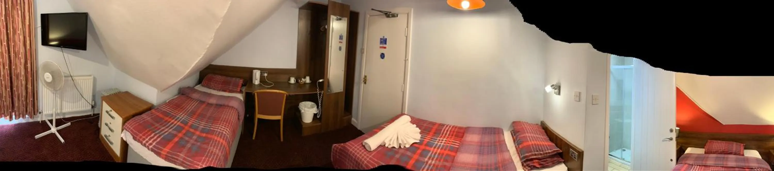 Photo of the whole room, Bed in Swandown Hotel