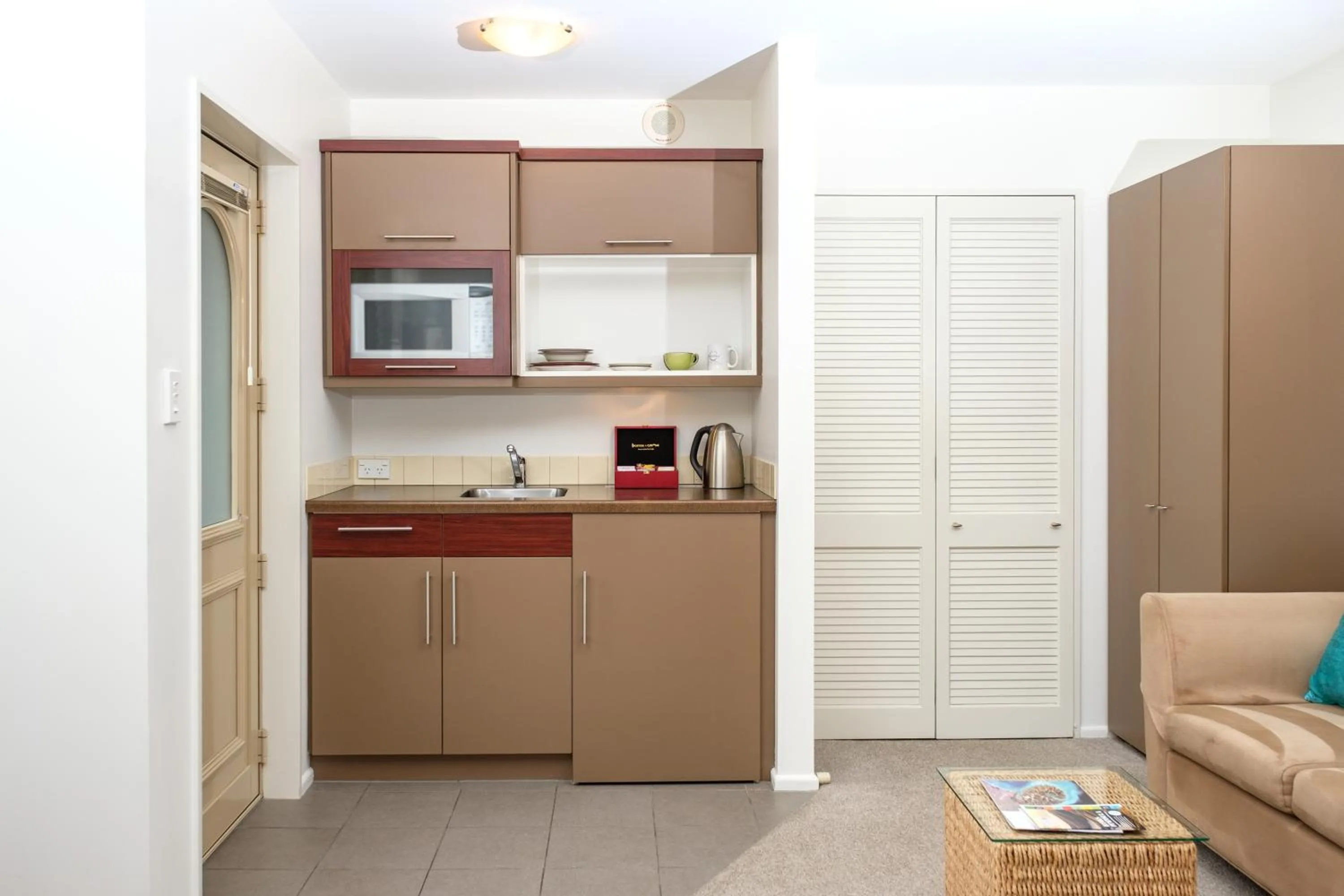 Kitchen or kitchenette in Tresori Motor Lodge
