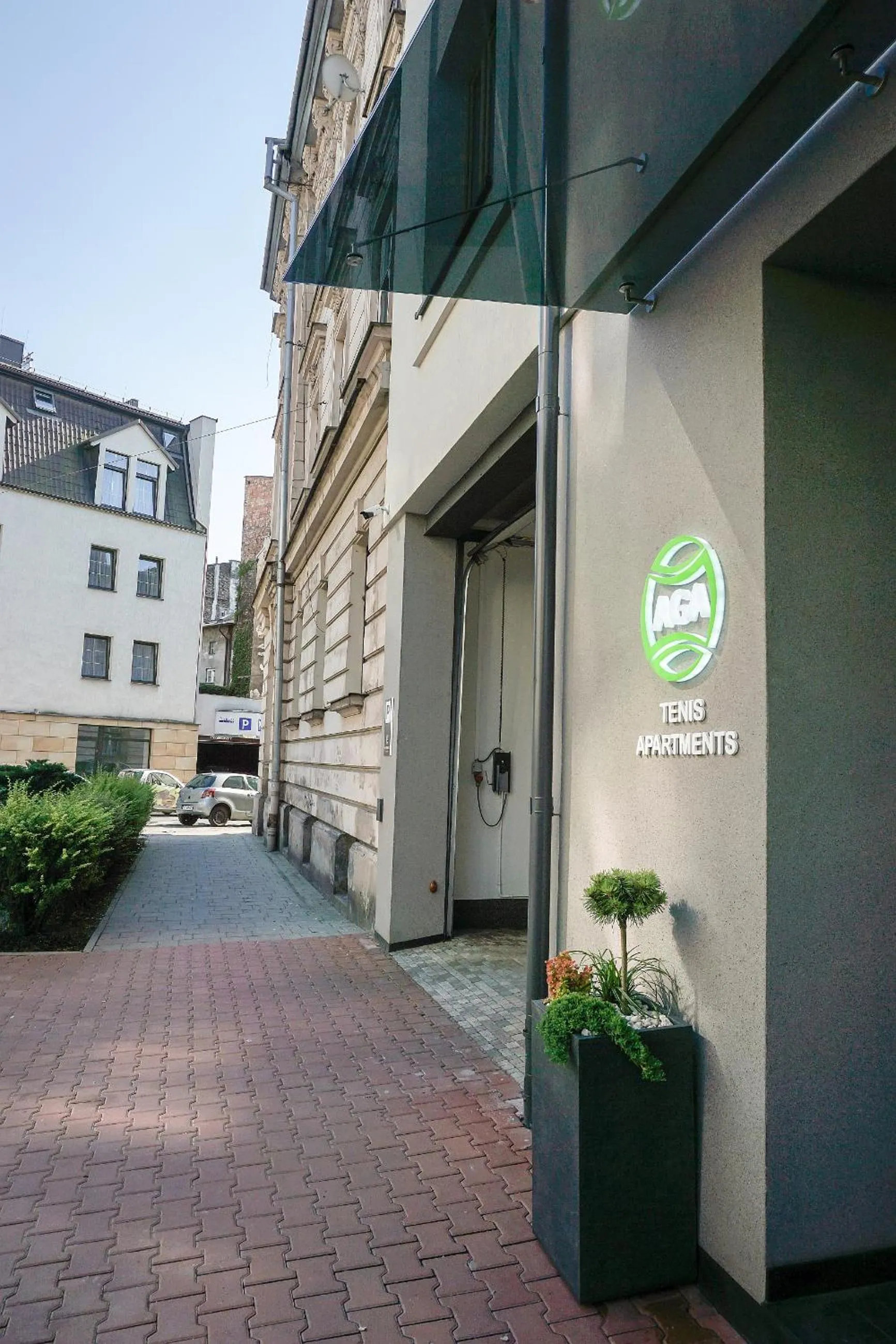 Property building in AGA Tenis Apartments by Radwańska