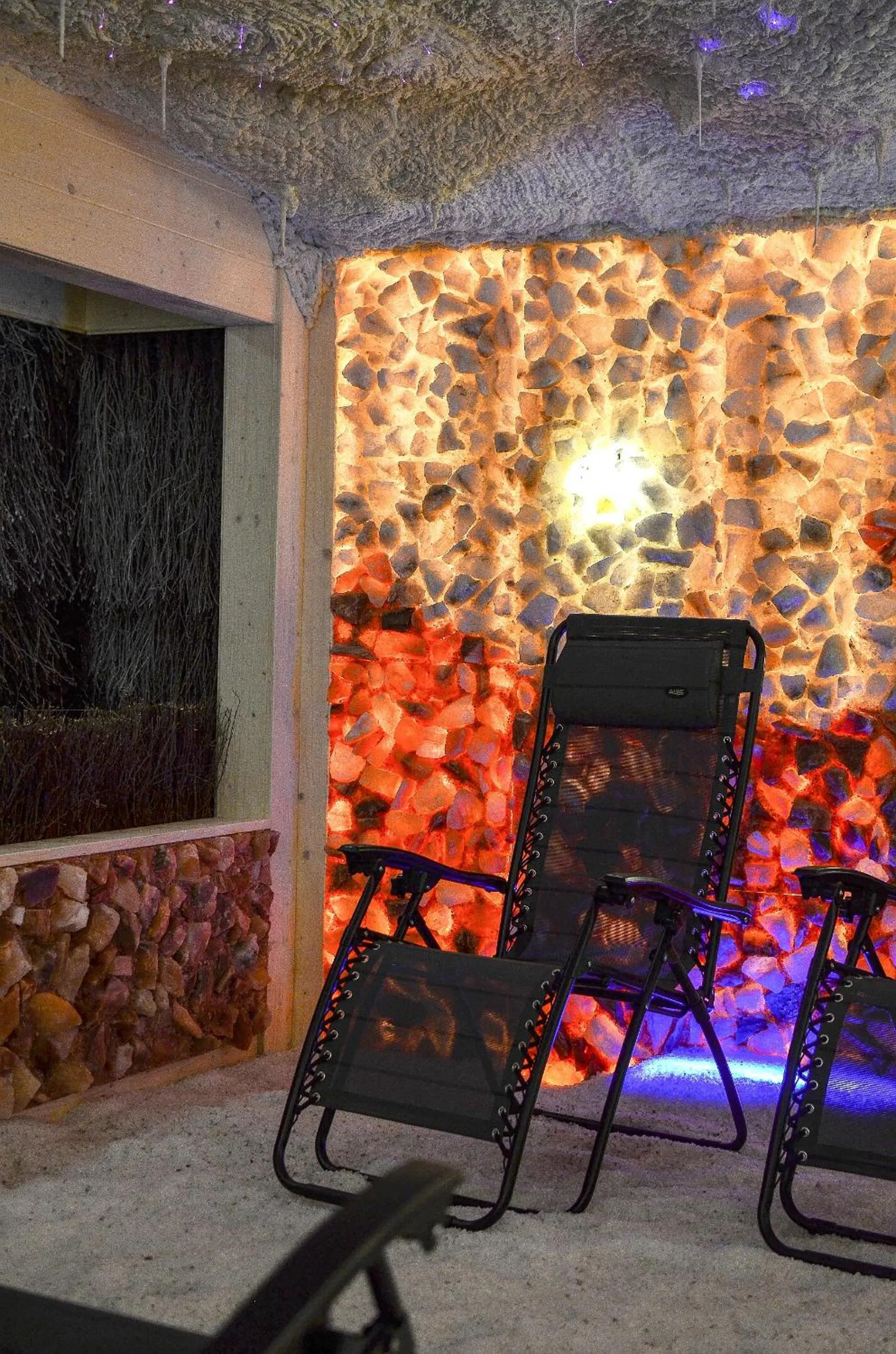 Seating area in AGA Tenis Apartments by Radwańska