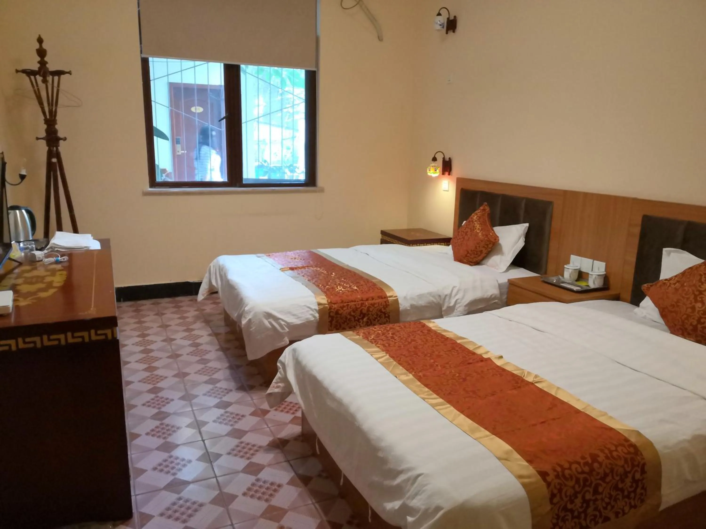 Photo of the whole room, Bed in Holly's Hostel