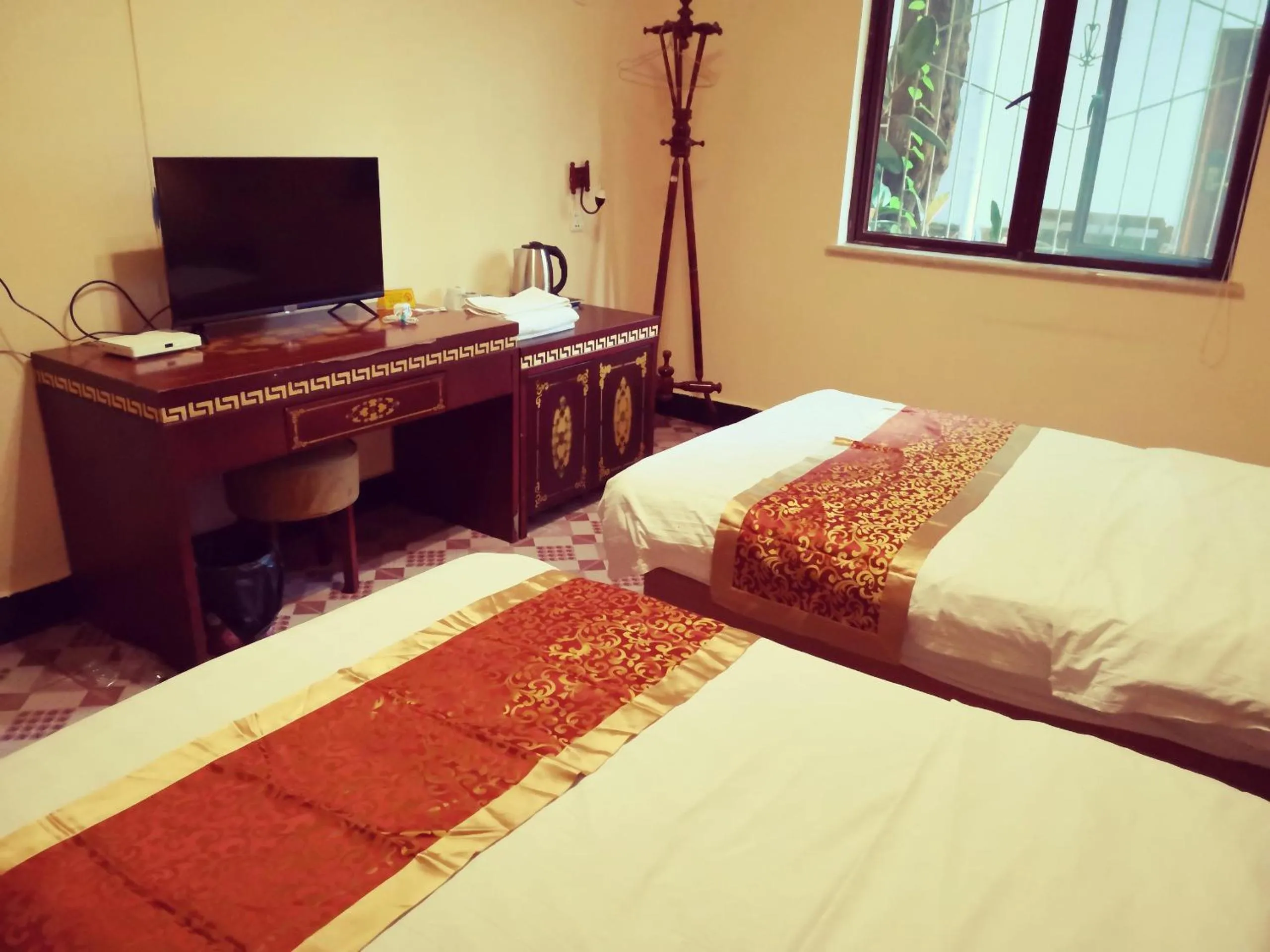 Photo of the whole room, Bed in Holly's Hostel