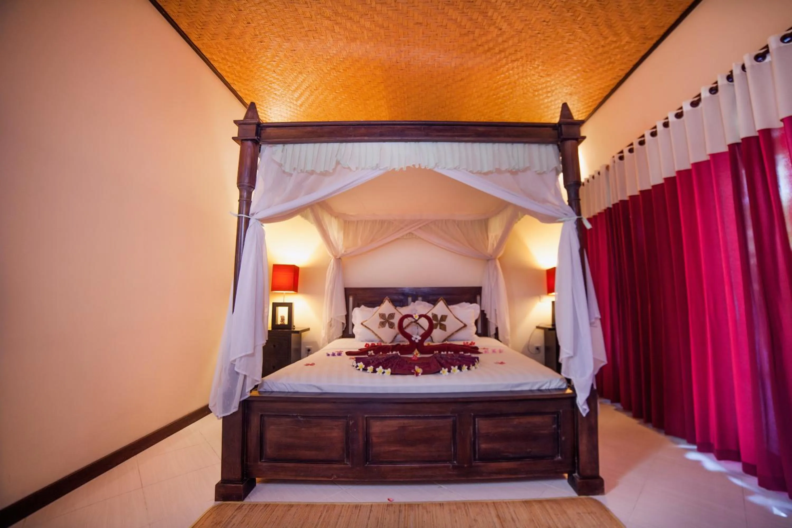 Bed in Mans Cottages & Spa