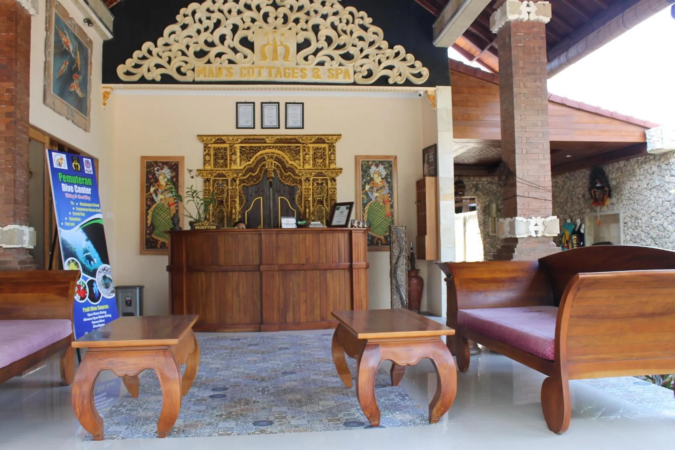 Lobby or reception in Mans Cottages & Spa