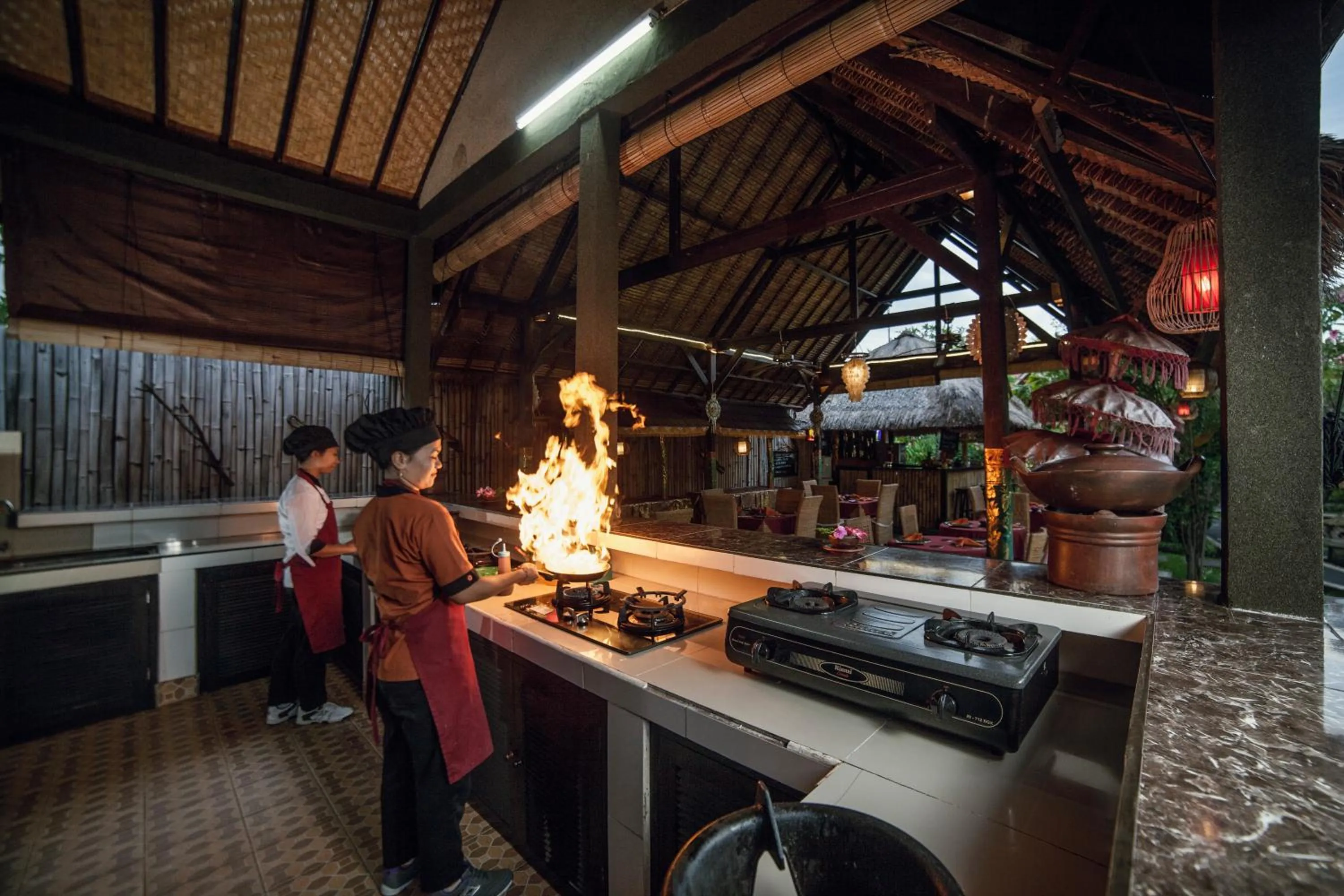 Restaurant/places to eat in Mans Cottages & Spa