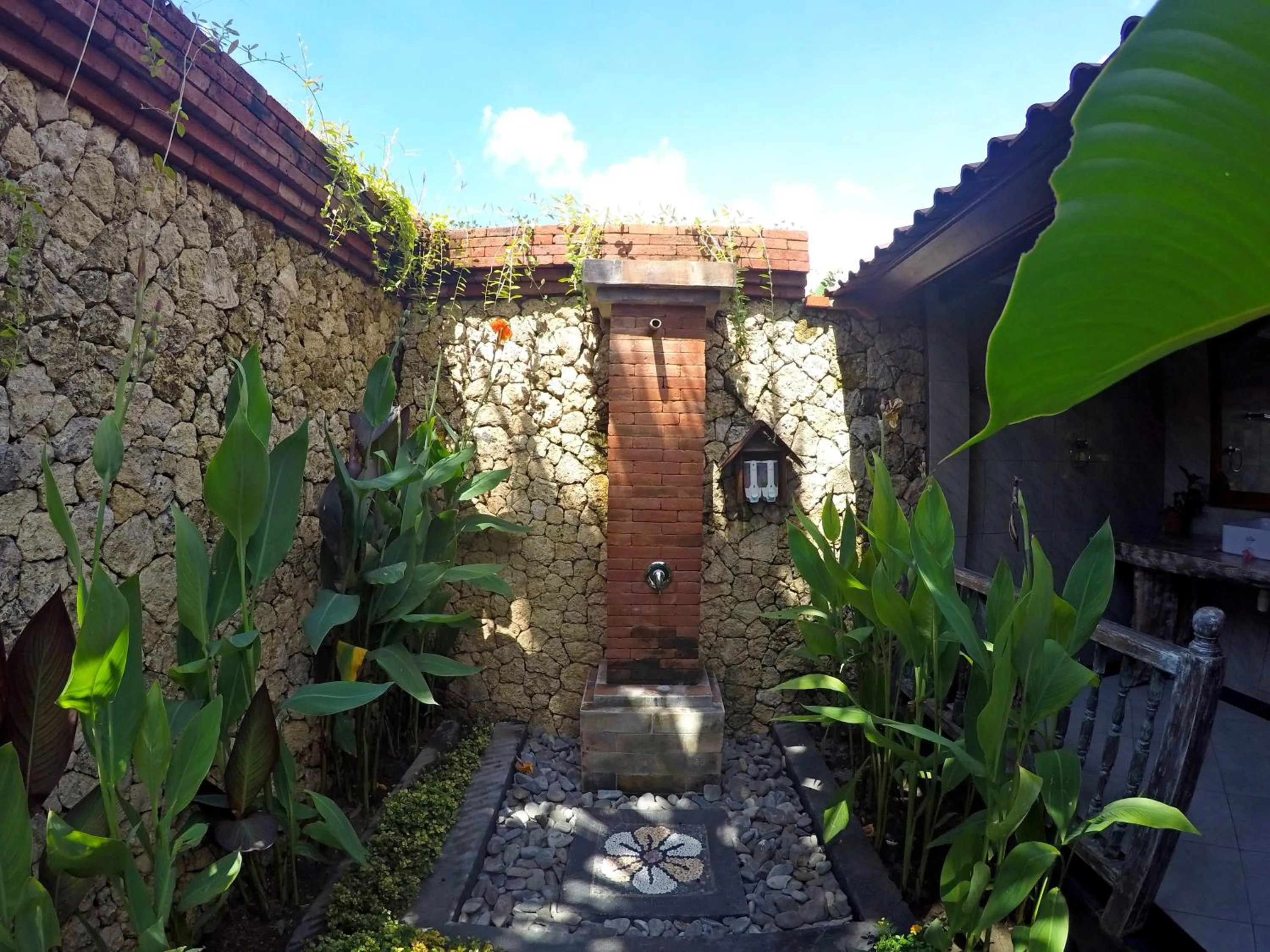 Shower in Mans Cottages & Spa