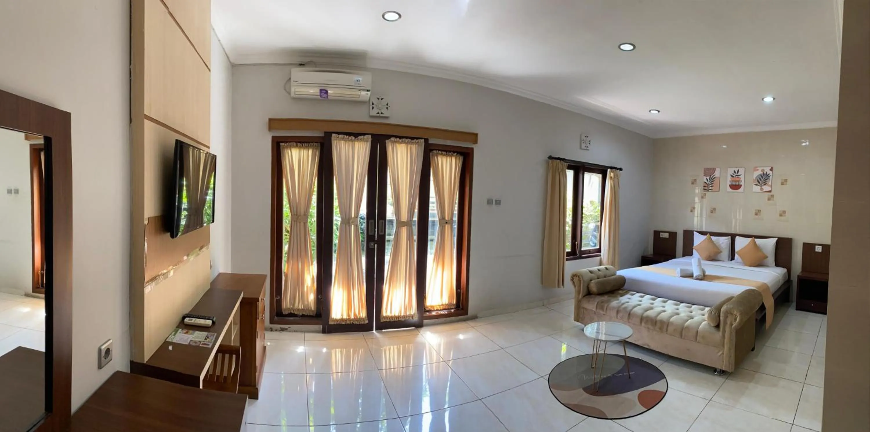 Photo of the whole room, Bed in Surya Inn