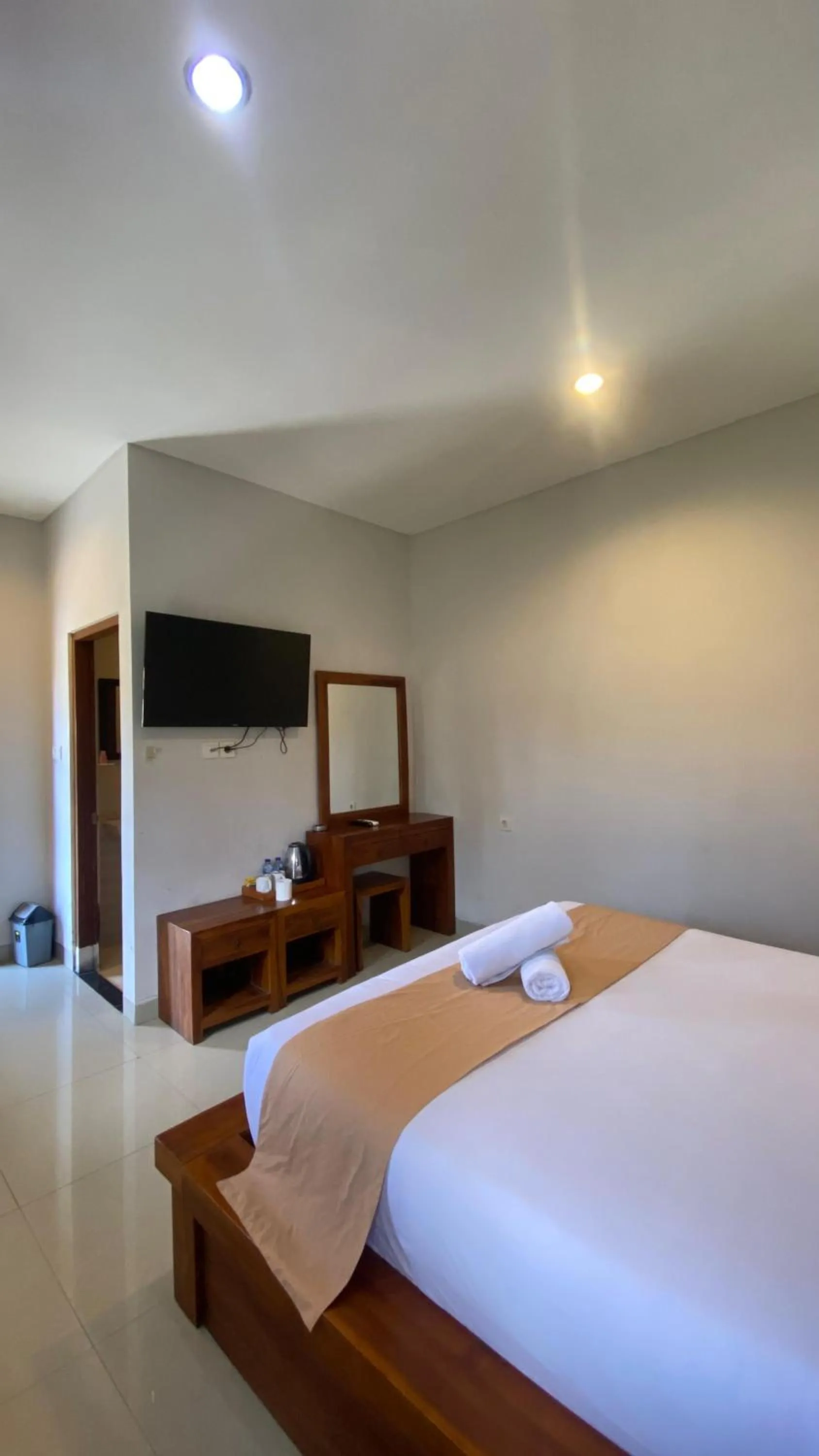 TV and multimedia, Bed in Surya Inn