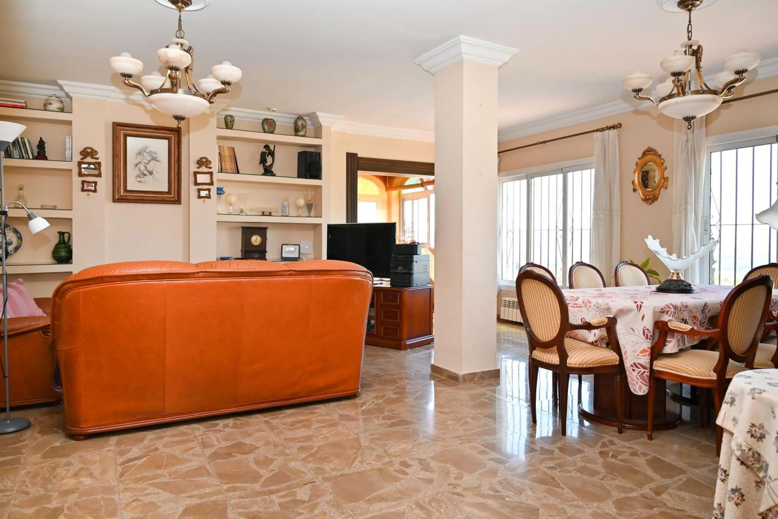 Living room in Villa Peralta, heated and private pool ,near beach and golf !