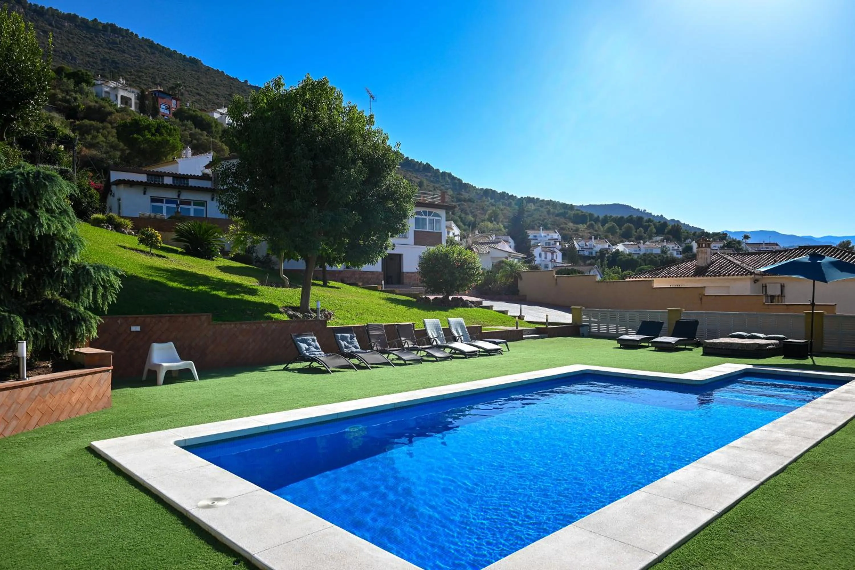 Swimming pool in Villa Peralta, heated and private pool ,near beach and golf !